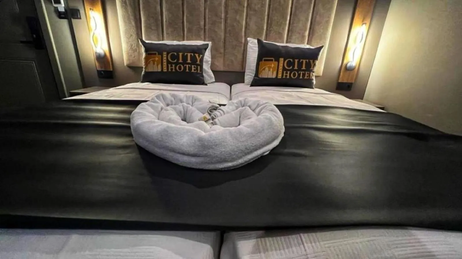 Bed in İstanbul City Airport Hotel