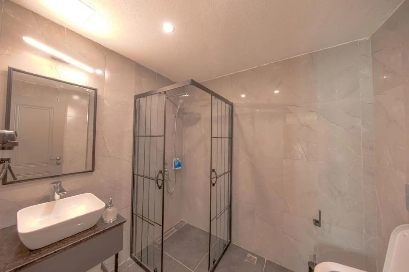 Bathroom in İstanbul City Airport Hotel