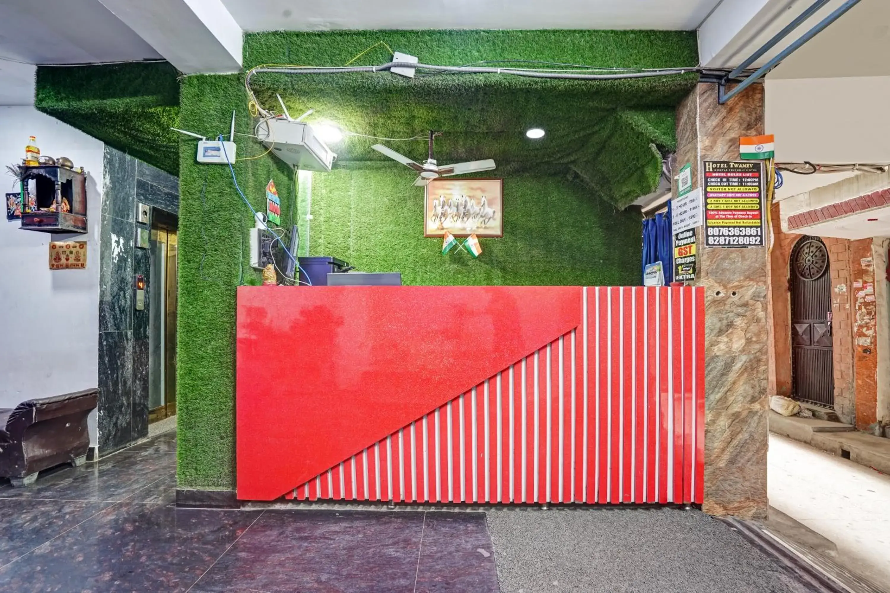 Lobby or reception in Hotel Twamev Couple Friendly Laxmi Nagar Lobby or reception in Hotel Twamev Couple Friendly Laxmi Nagar