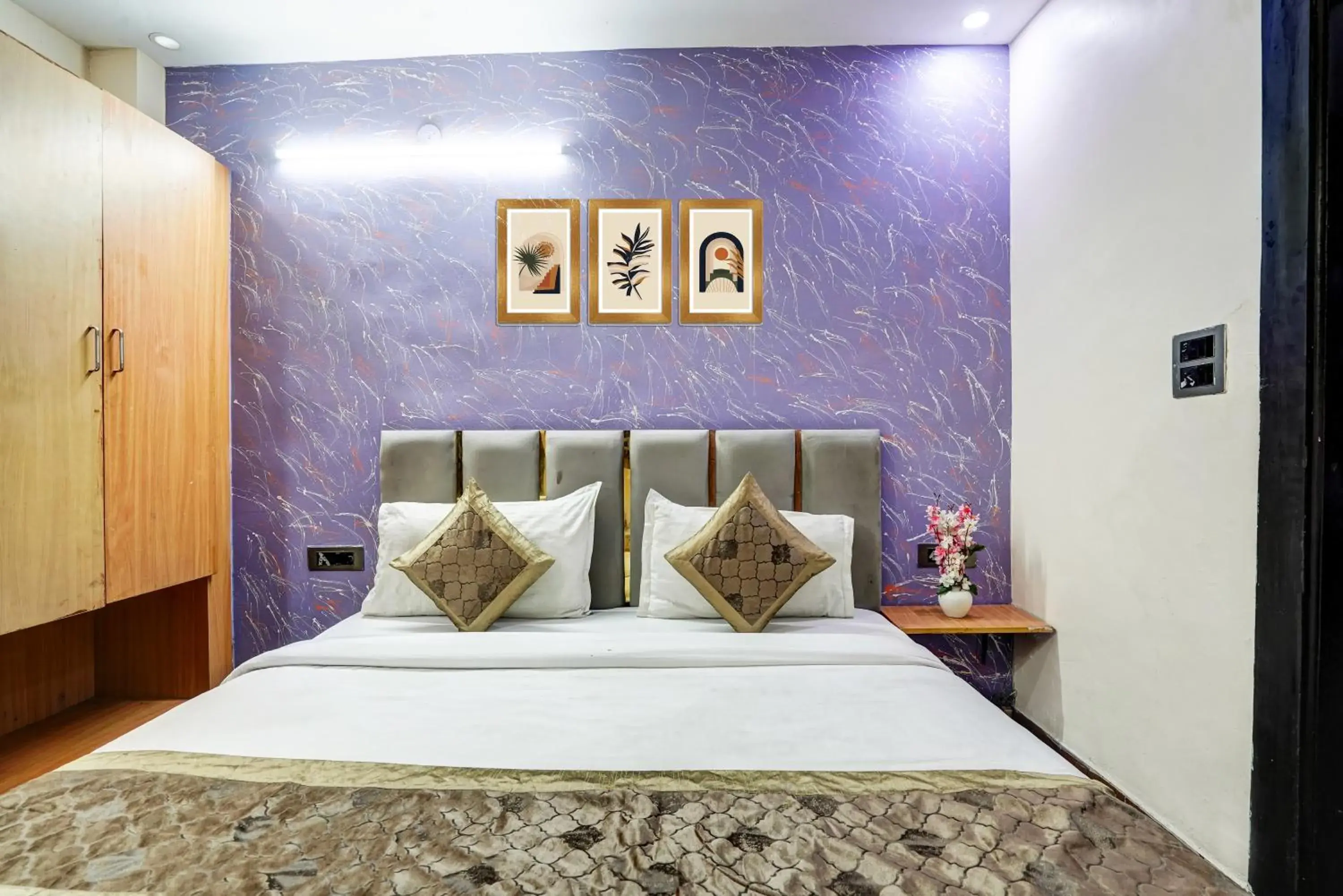 Bedroom, Bed in Hotel Twamev Couple Friendly Laxmi Nagar Bedroom, Bed in Hotel Twamev Couple Friendly Laxmi Nagar