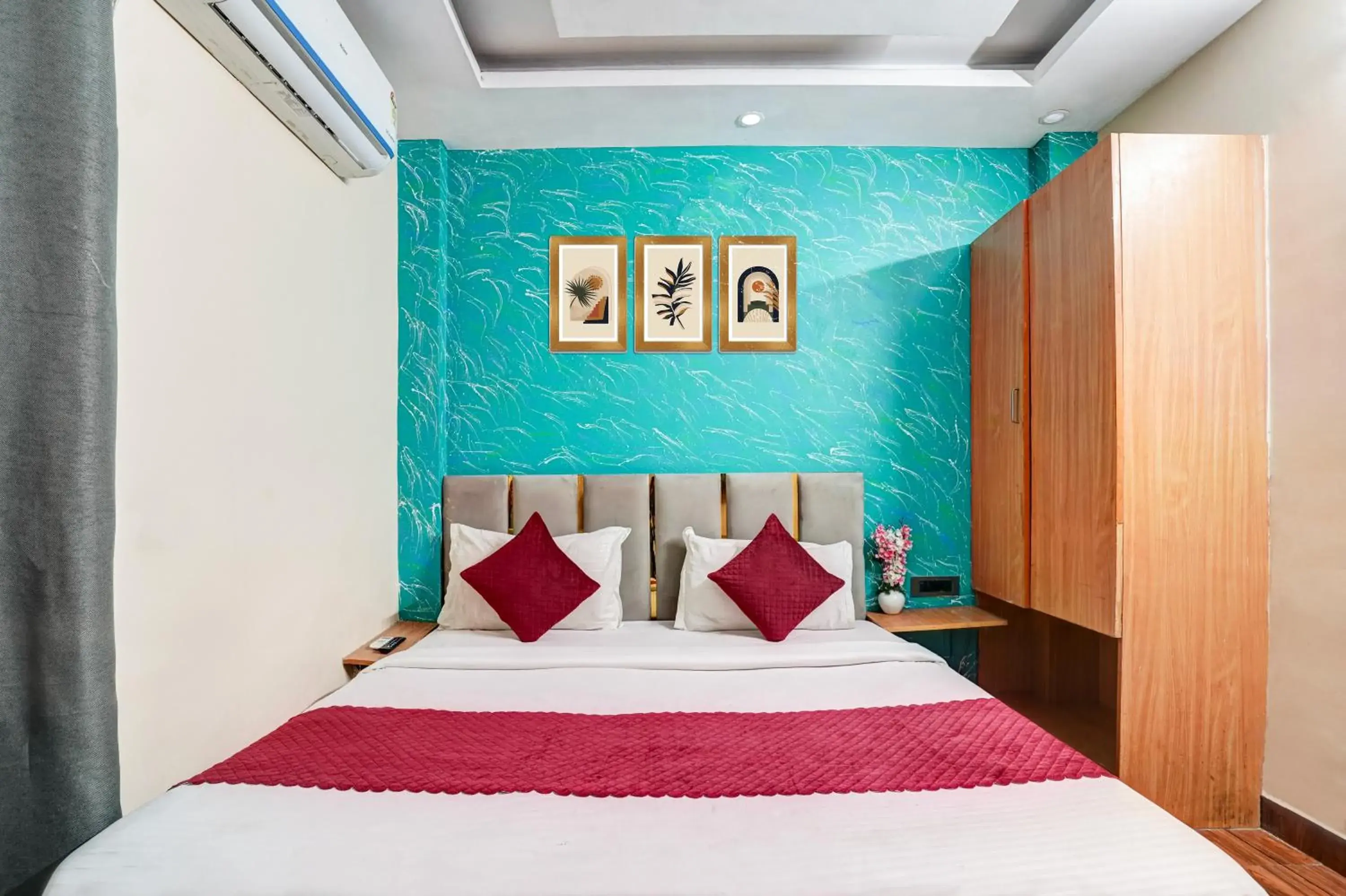 Bed in Hotel Twamev Couple Friendly Laxmi Nagar Bed in Hotel Twamev Couple Friendly Laxmi Nagar
