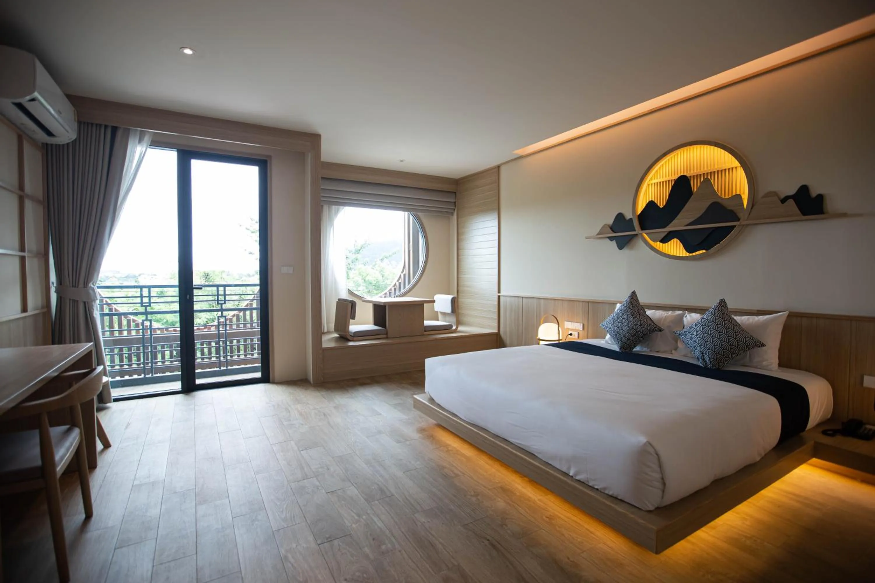 Photo of the whole room, Bed in The Arch Phuket Hotel