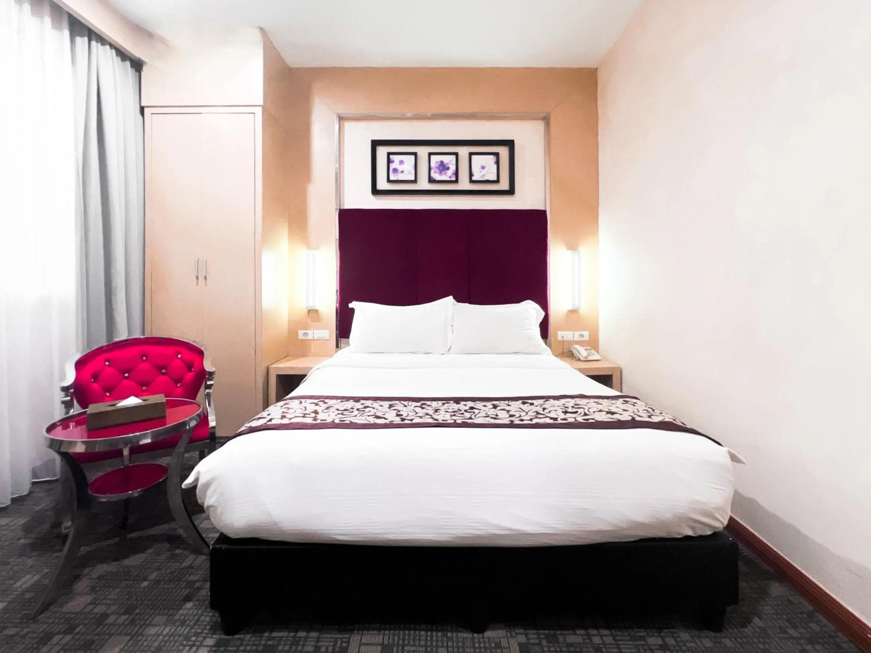 Bed in Batam City Hotel