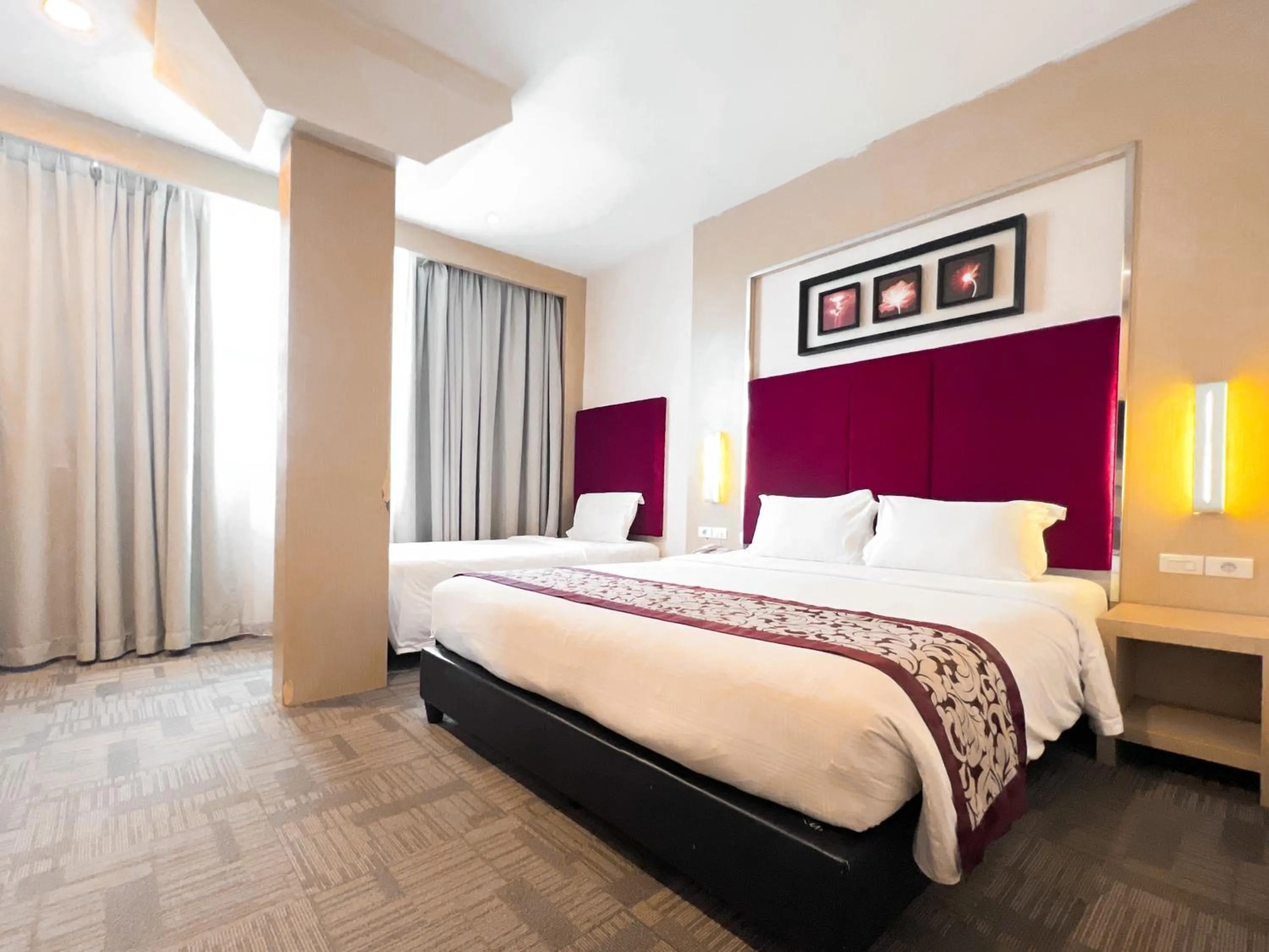 Bed in Batam City Hotel