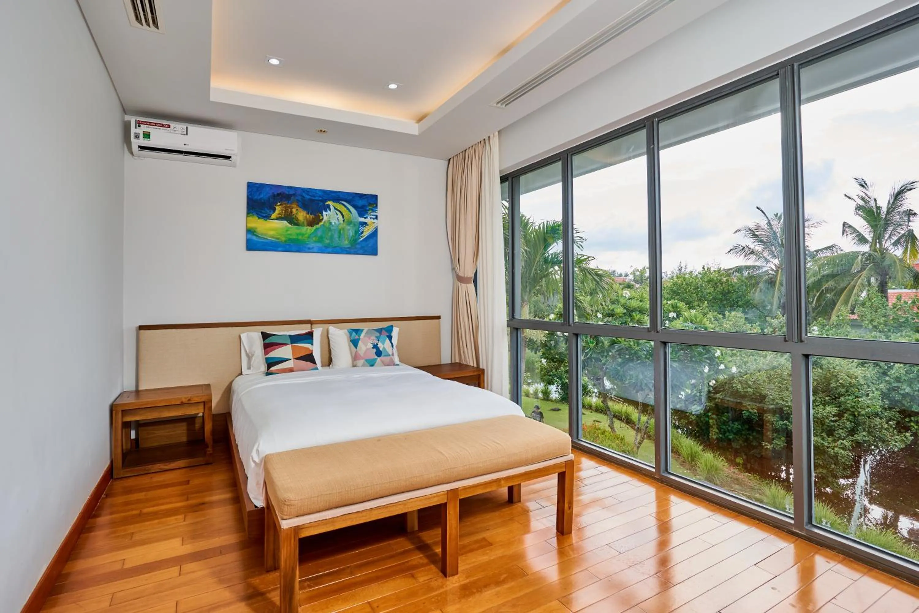 Bed in Ocean Beach Villas Danang