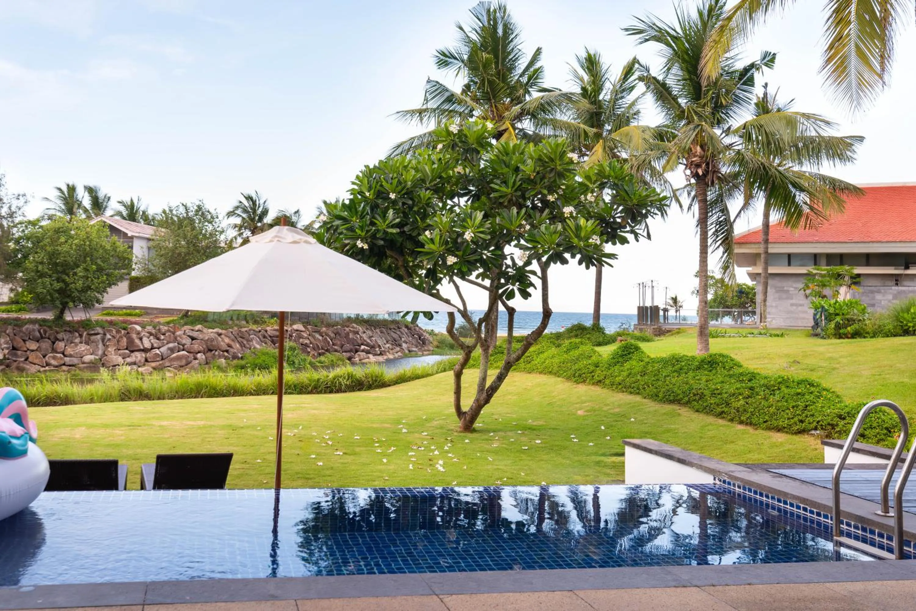 Swimming pool in Ocean Beach Villas Danang