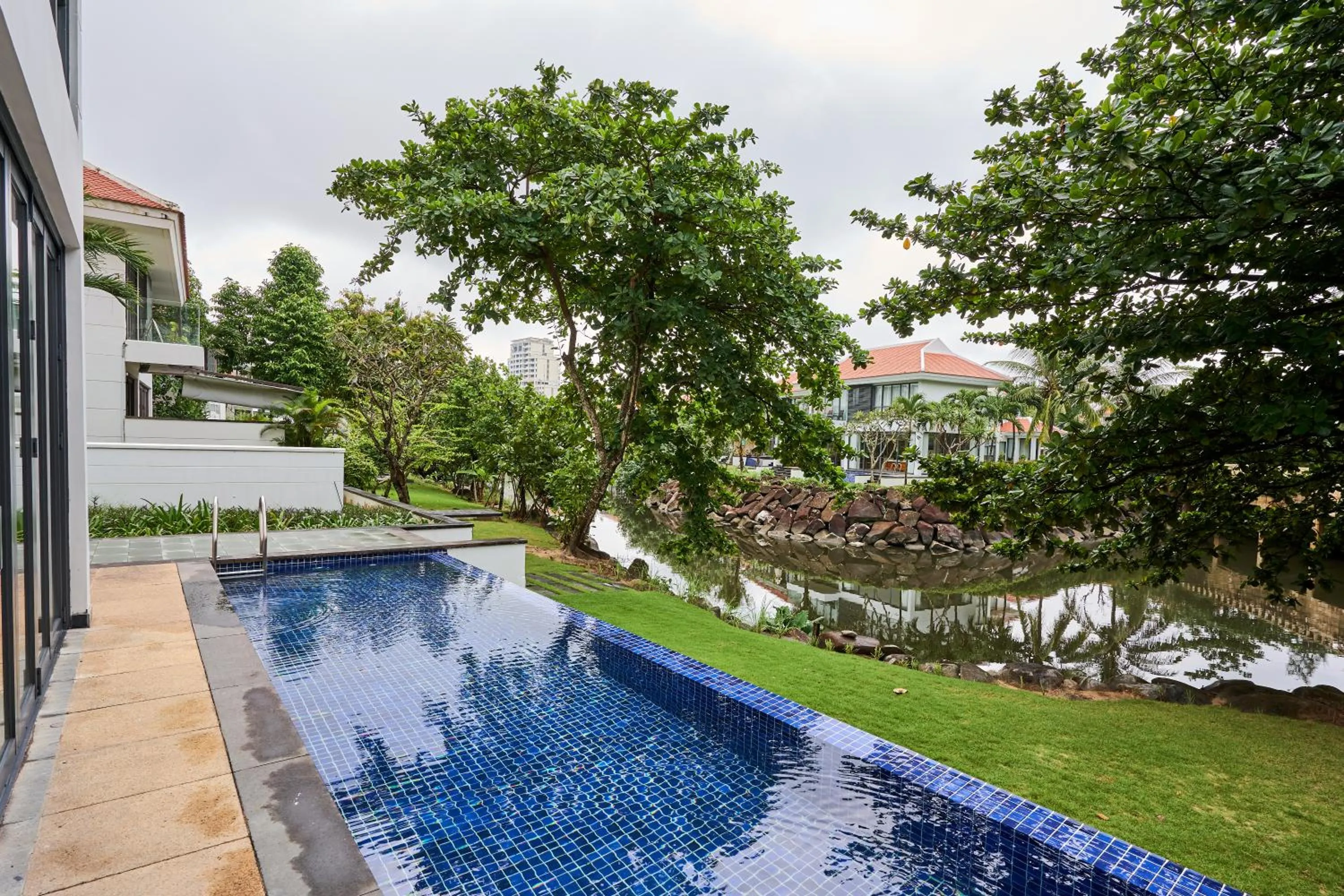 Ocean Beach Villas Danang