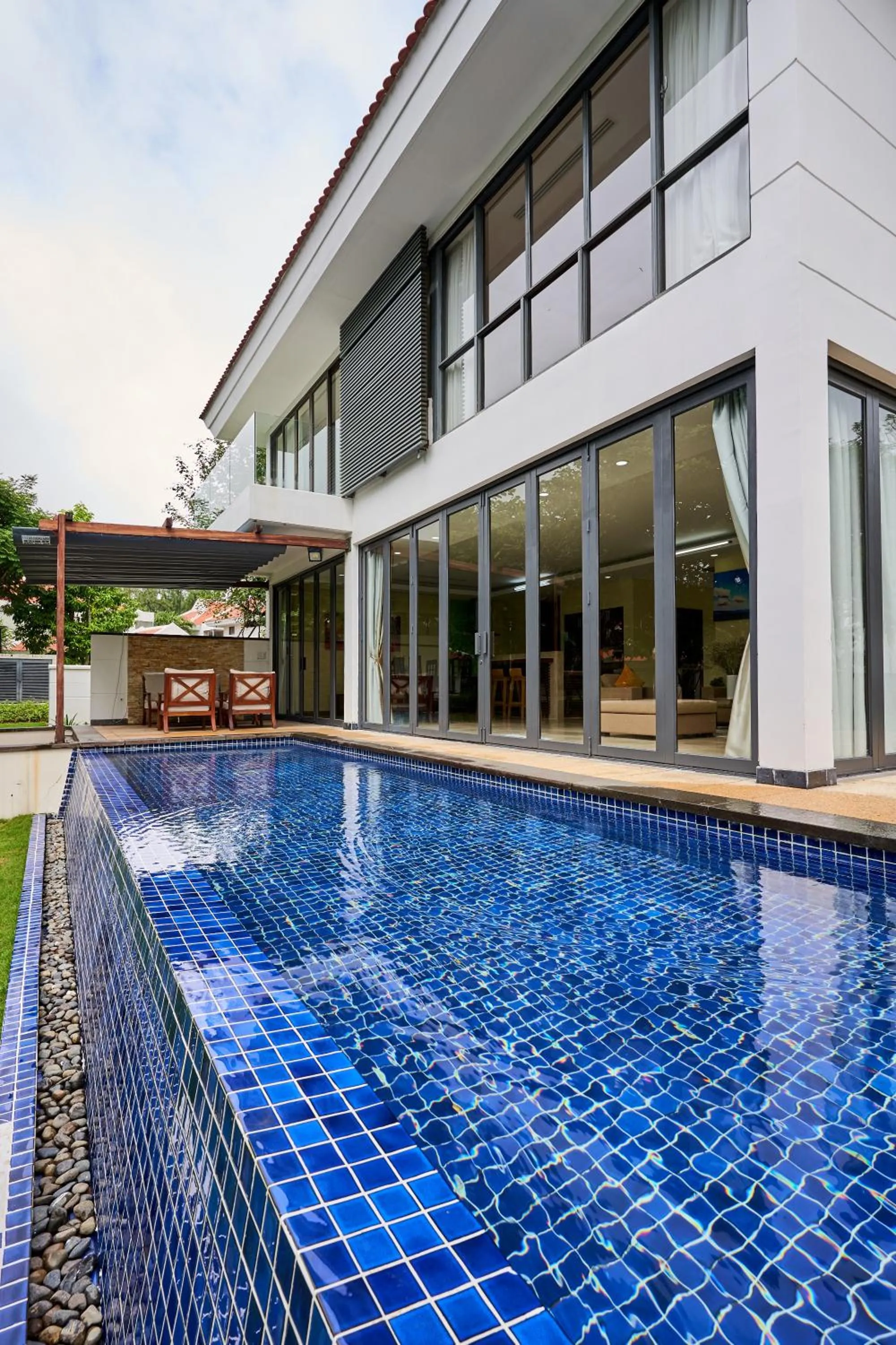 Swimming pool in Ocean Beach Villas Danang