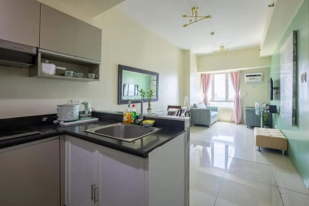 The Beacon Makati by mvmtransient