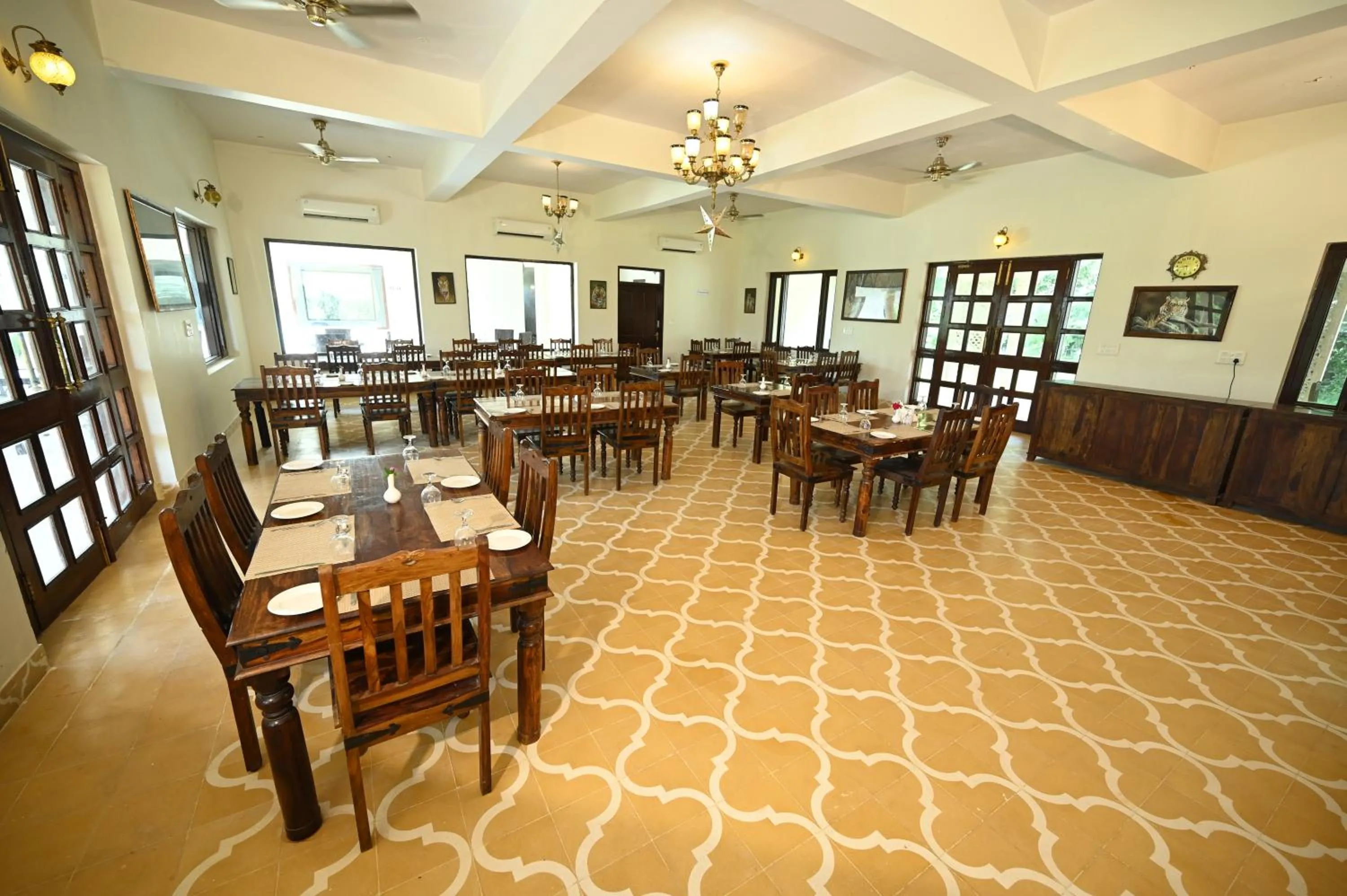 Restaurant/places to eat in ClarksInn Suites Ranthambhore