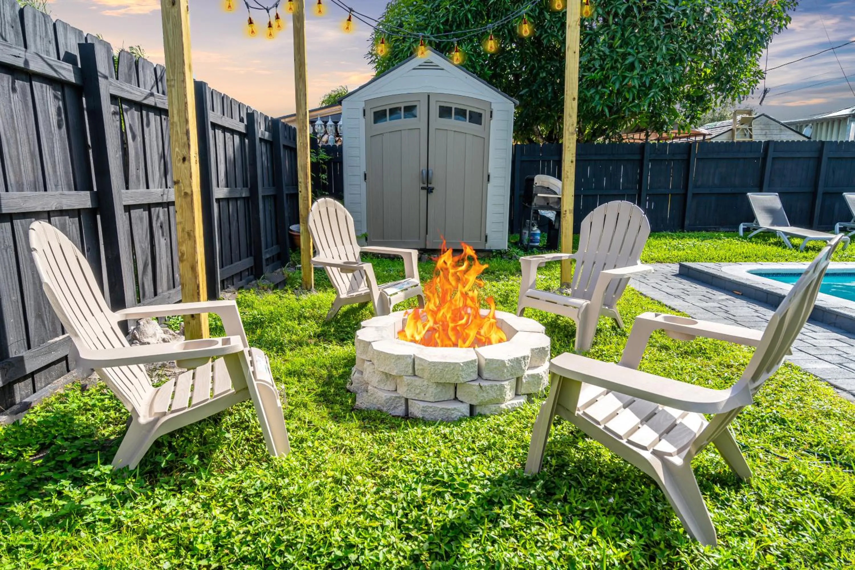 Trendy Family Home -Heated Pool