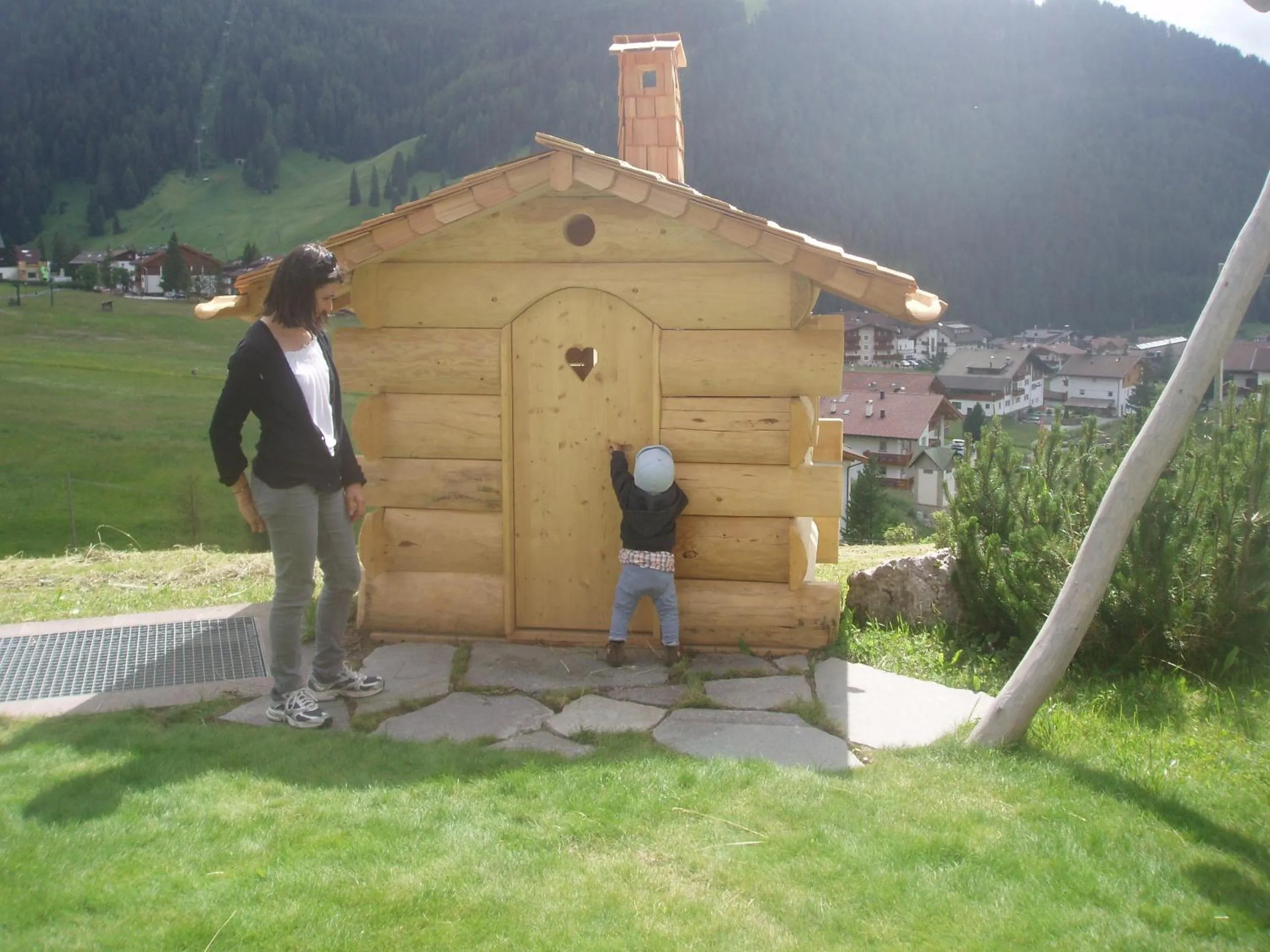 Children play ground in Garni La Majon