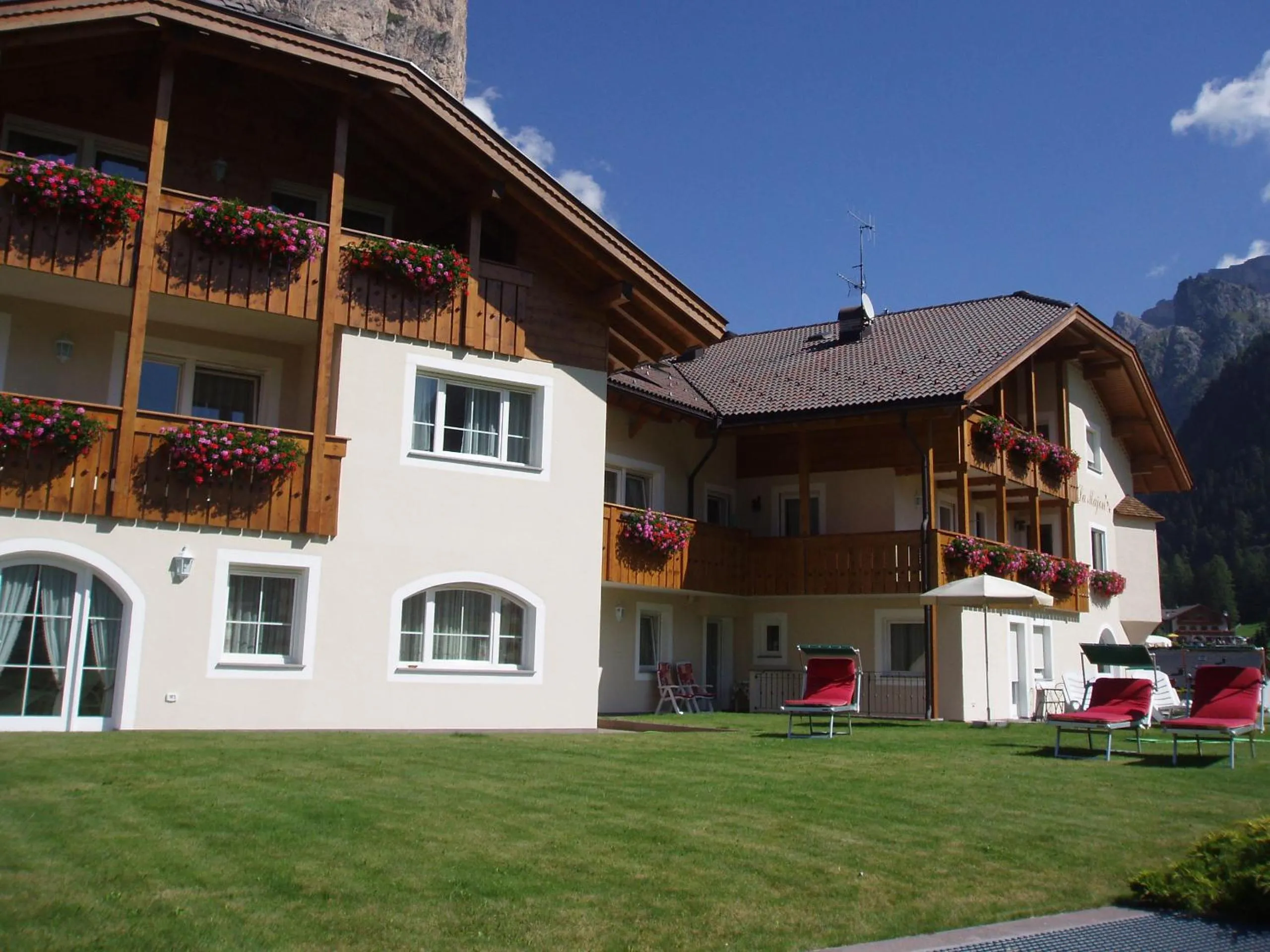 Garden in Garni La Majon