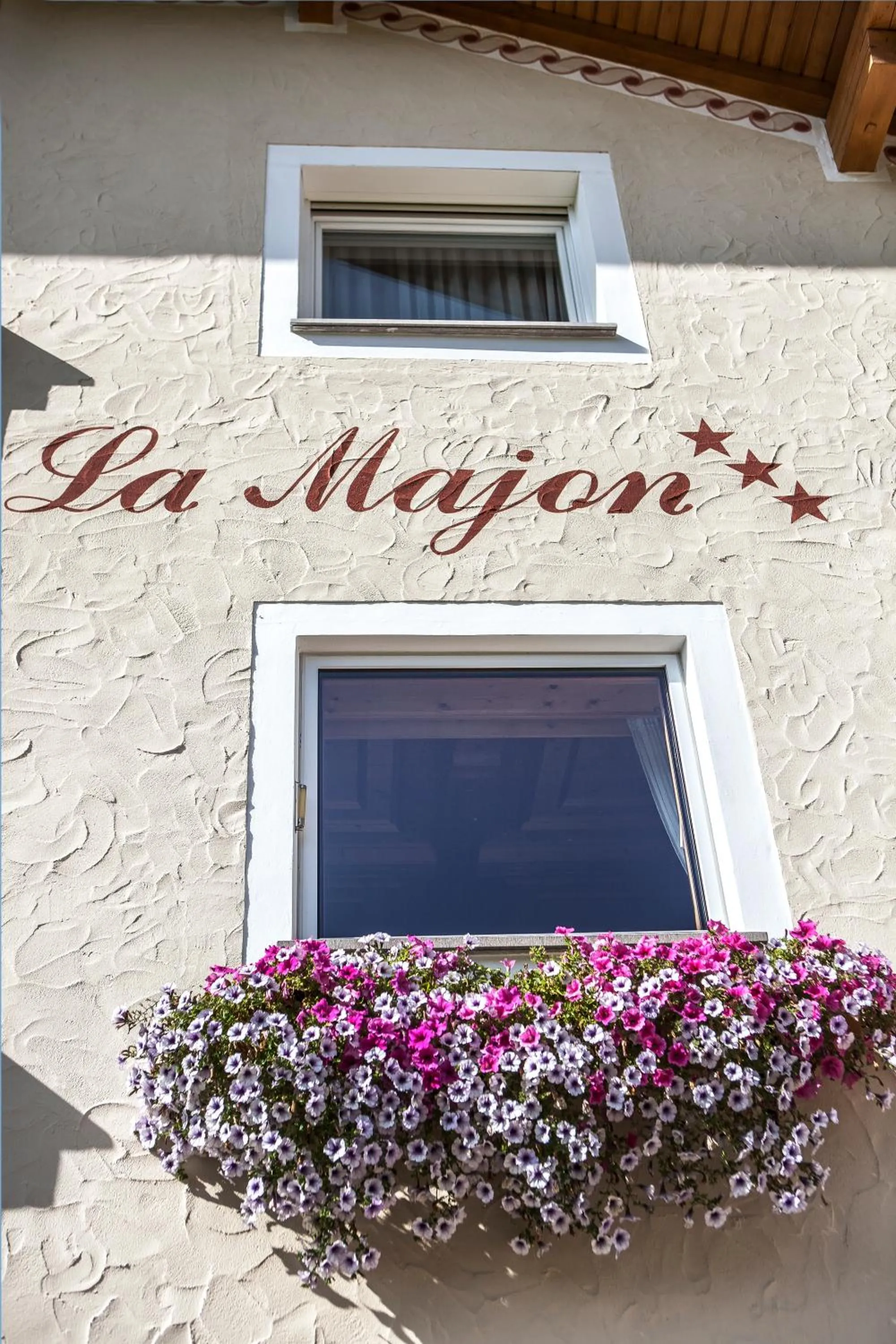 Facade/entrance in Garni La Majon