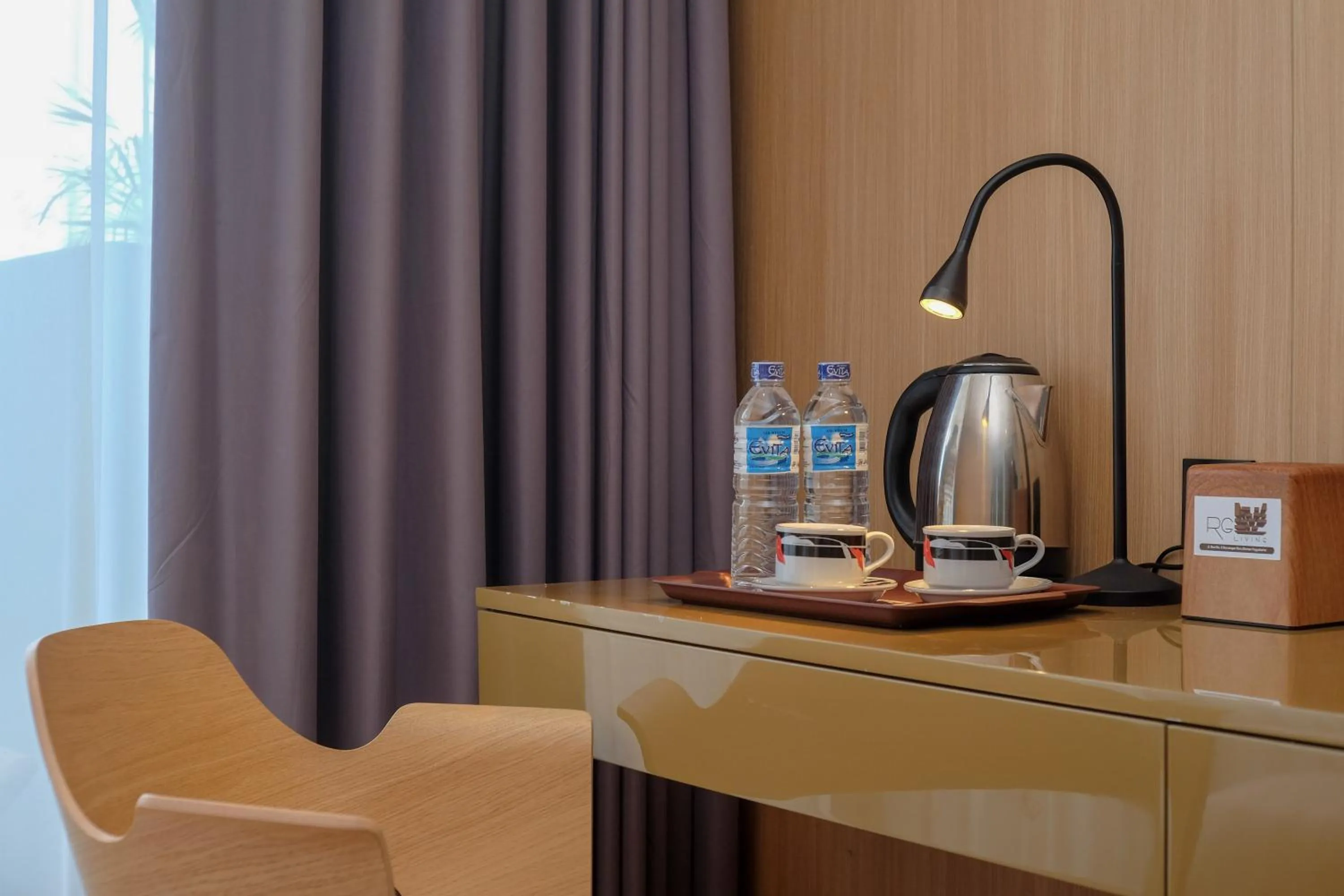 Coffee/tea facilities in Sans Hotel RG Living Jogja by RedDoorz