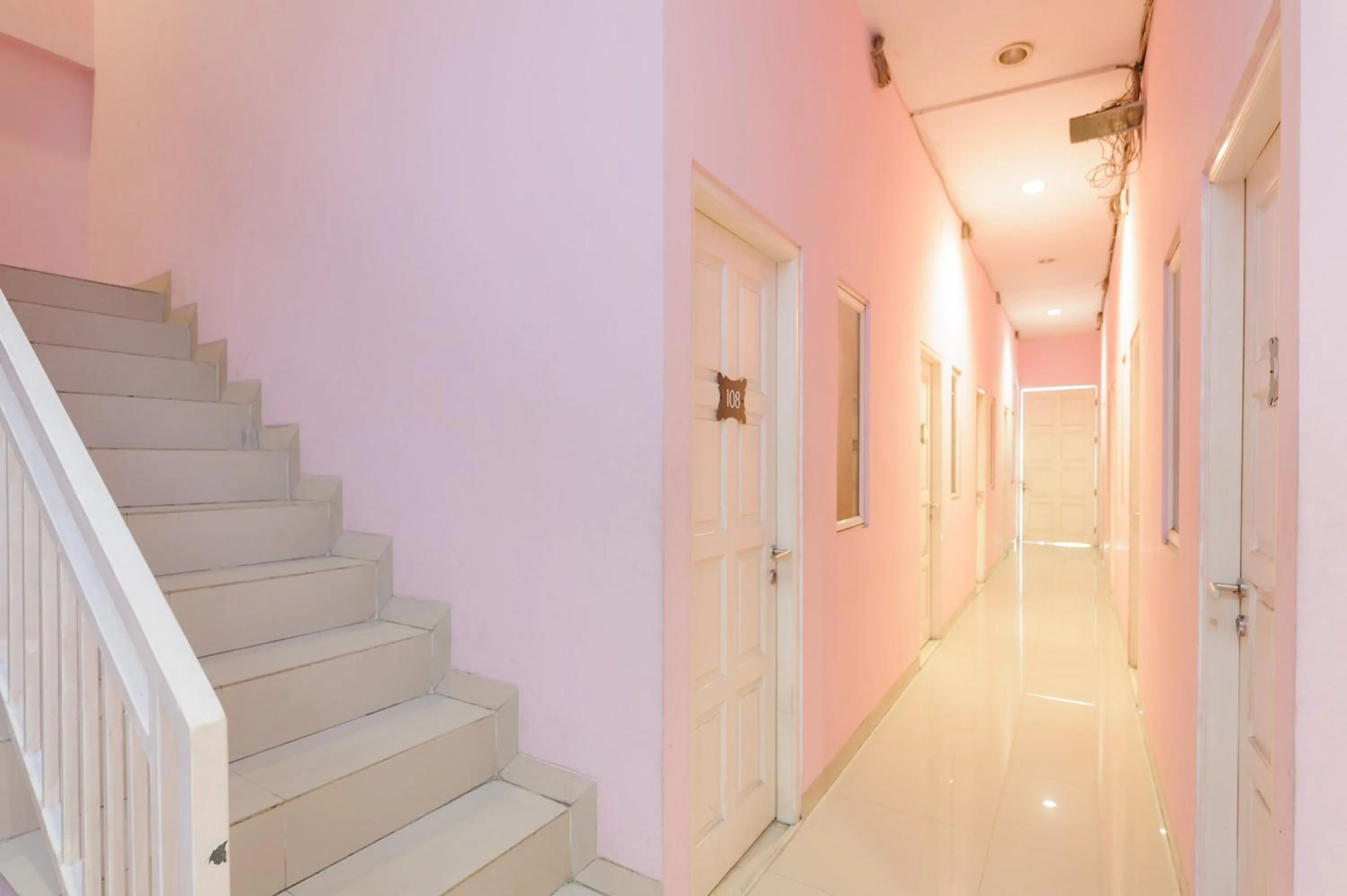 Other in RedDoorz near Stasiun Palmerah