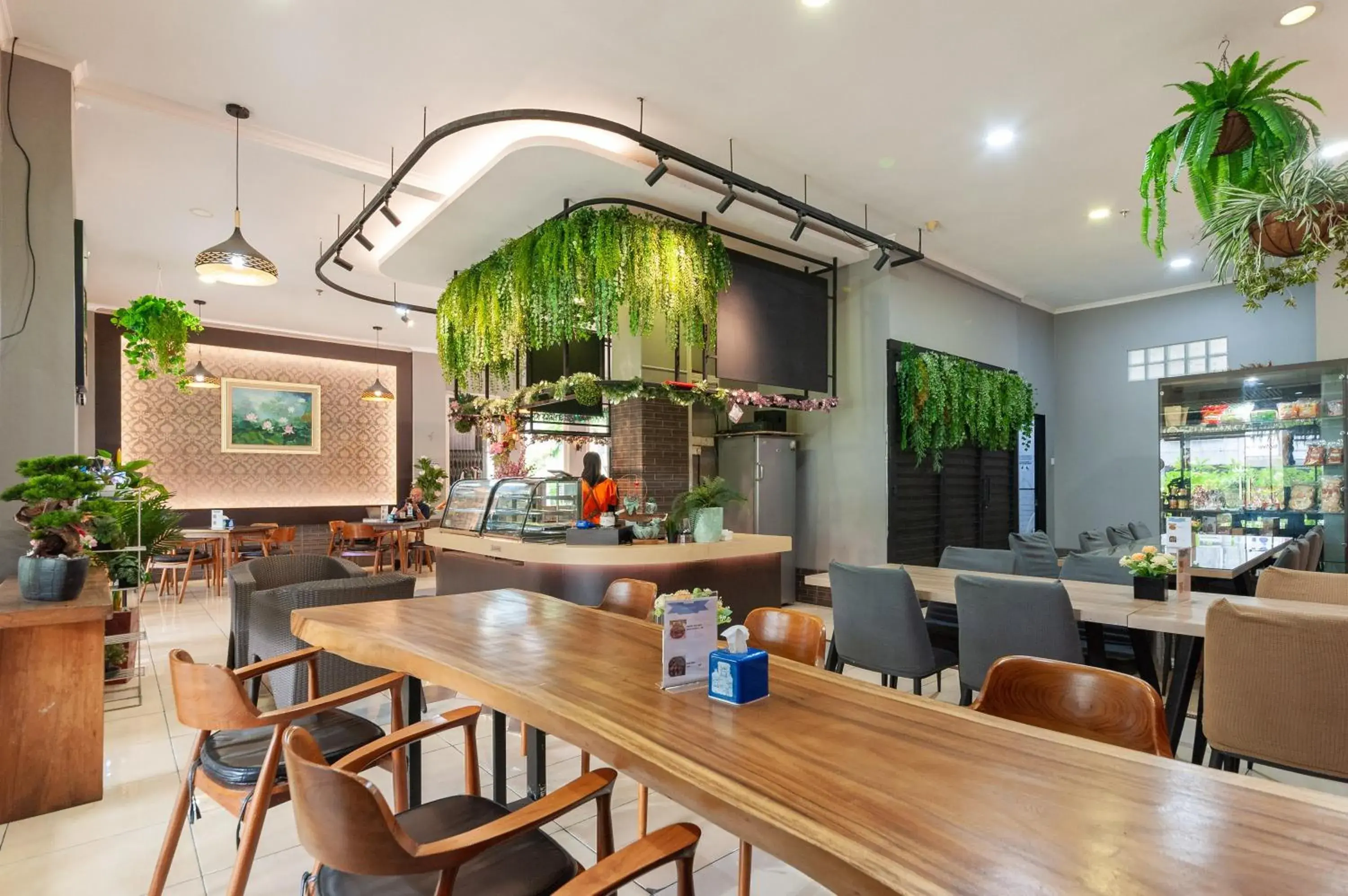Restaurant/places to eat in Urbanview Hotel Ellegan Residence Alam Sutera Serpong by RedDoorz Restaurant/places to eat in Urbanview Hotel Ellegan Residence Alam Sutera Serpong by RedDoorz
