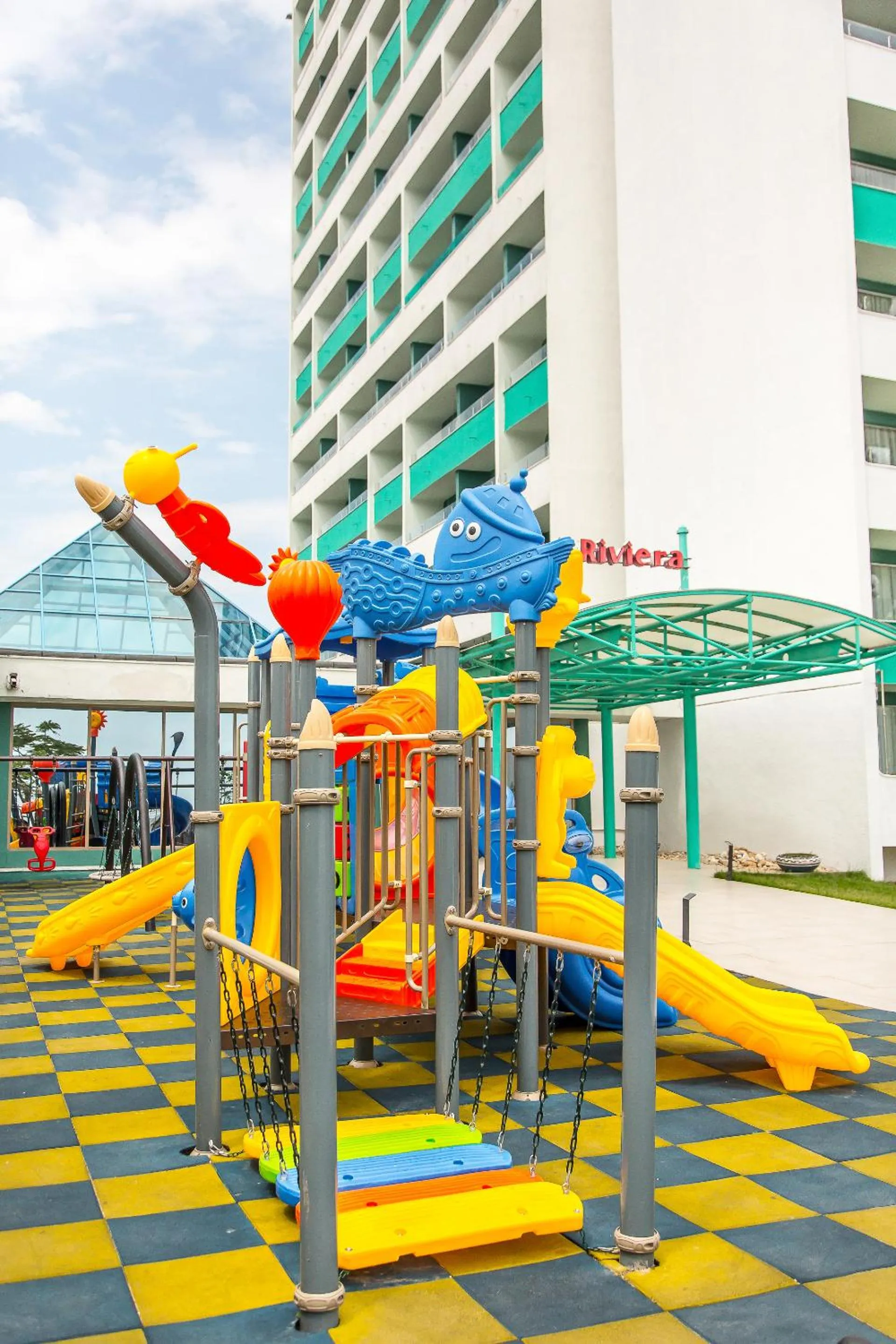 Property building in Hotel Riviera