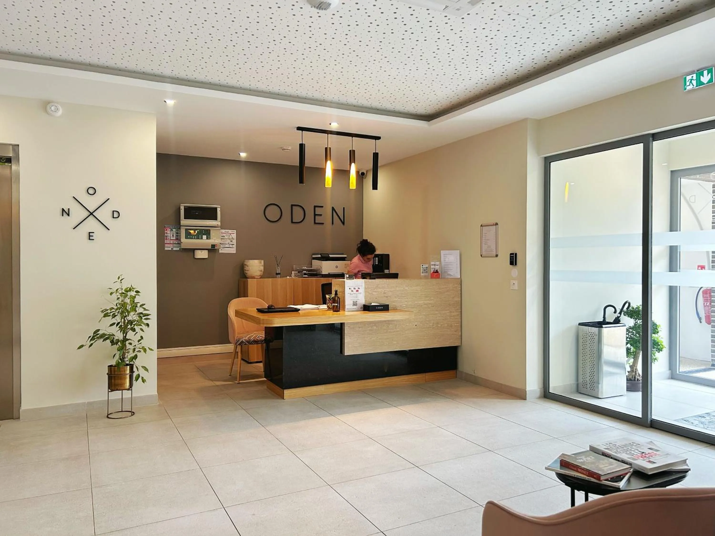Lobby or reception in Hôtel Oden Paris Ivry