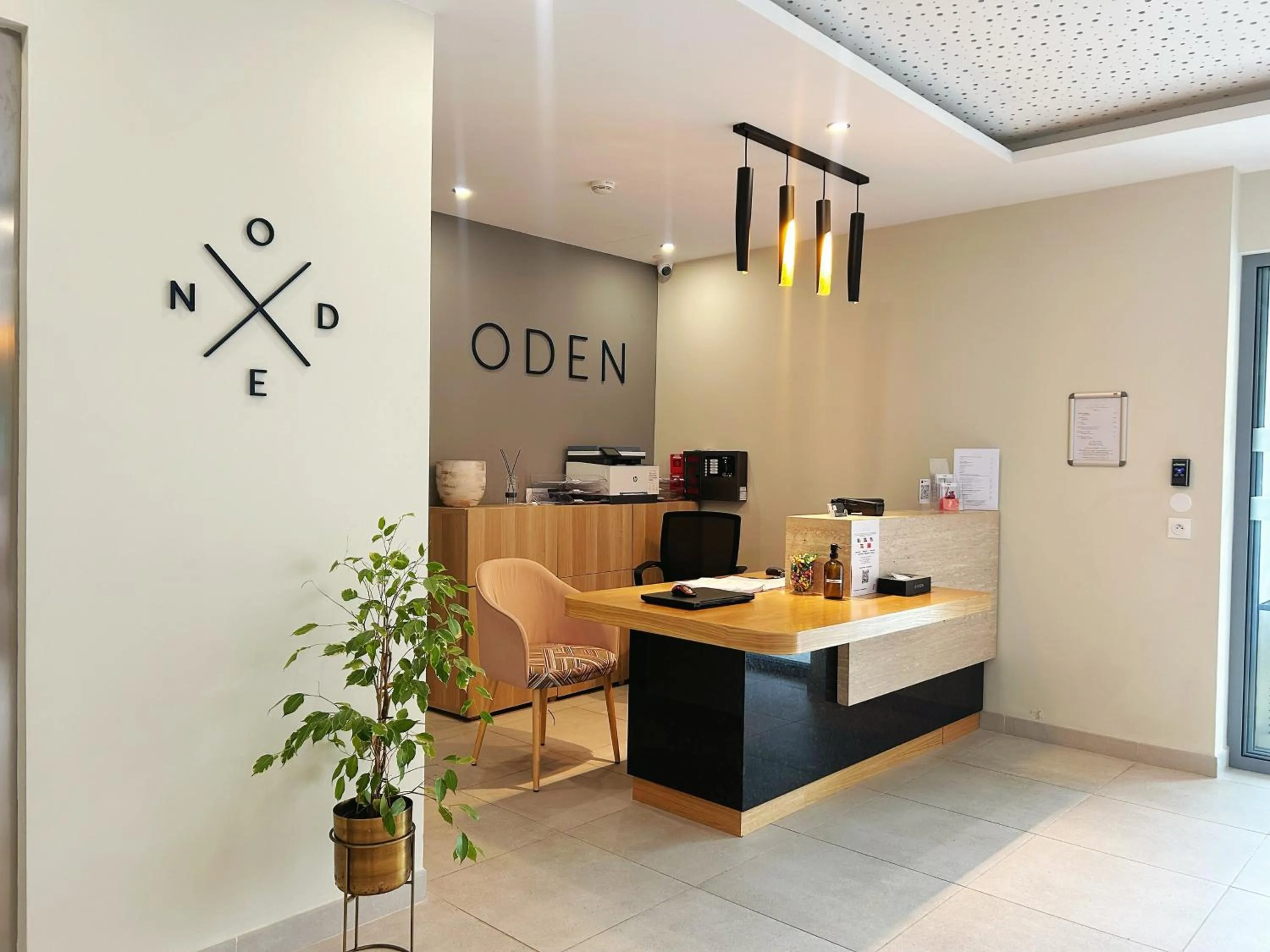 Lobby or reception in Hôtel Oden Paris Ivry