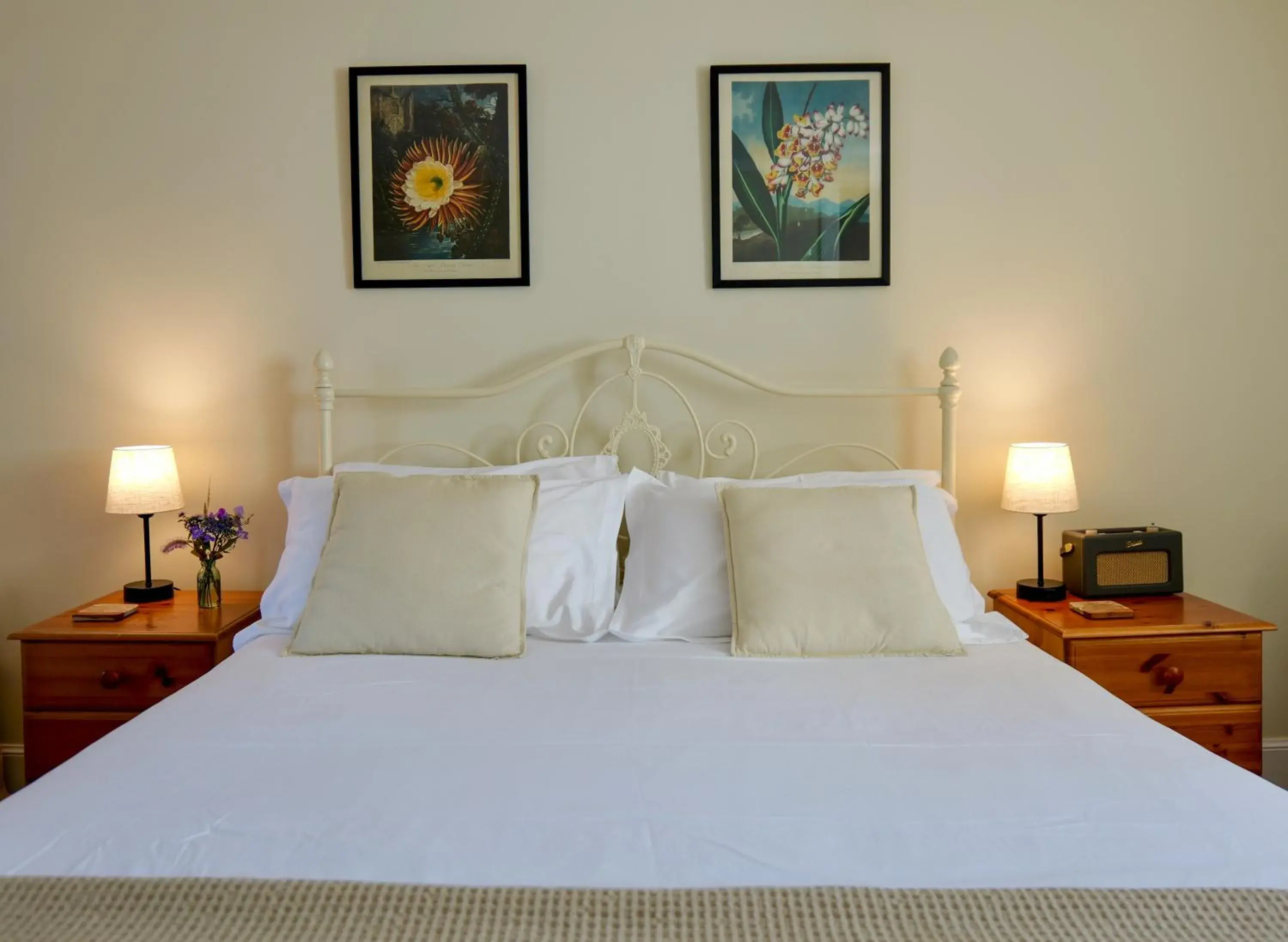 Double Room with Private Bathroom in The Bellachroy Double Room with Private Bathroom in The Bellachroy