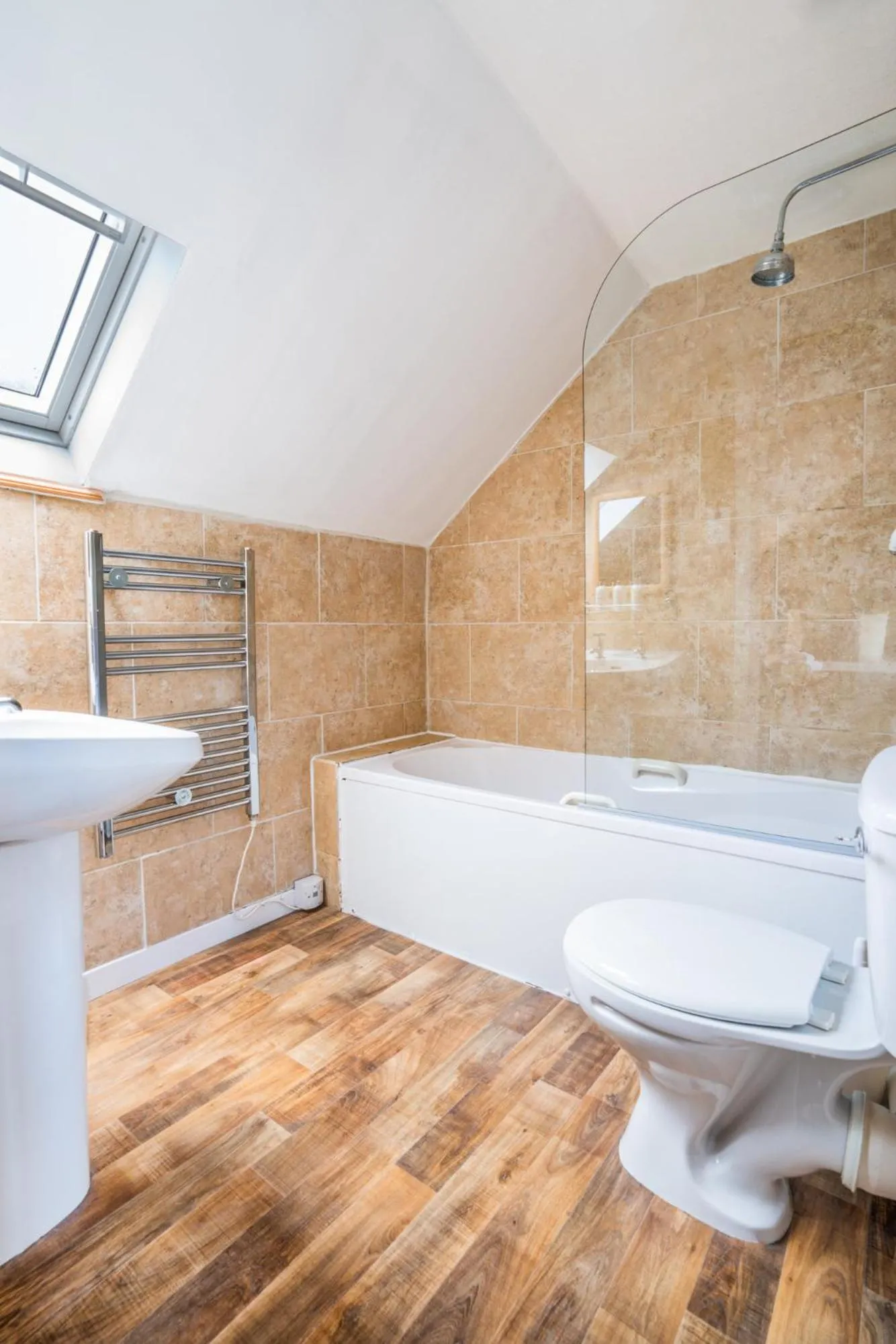 Shower in The Bellachroy