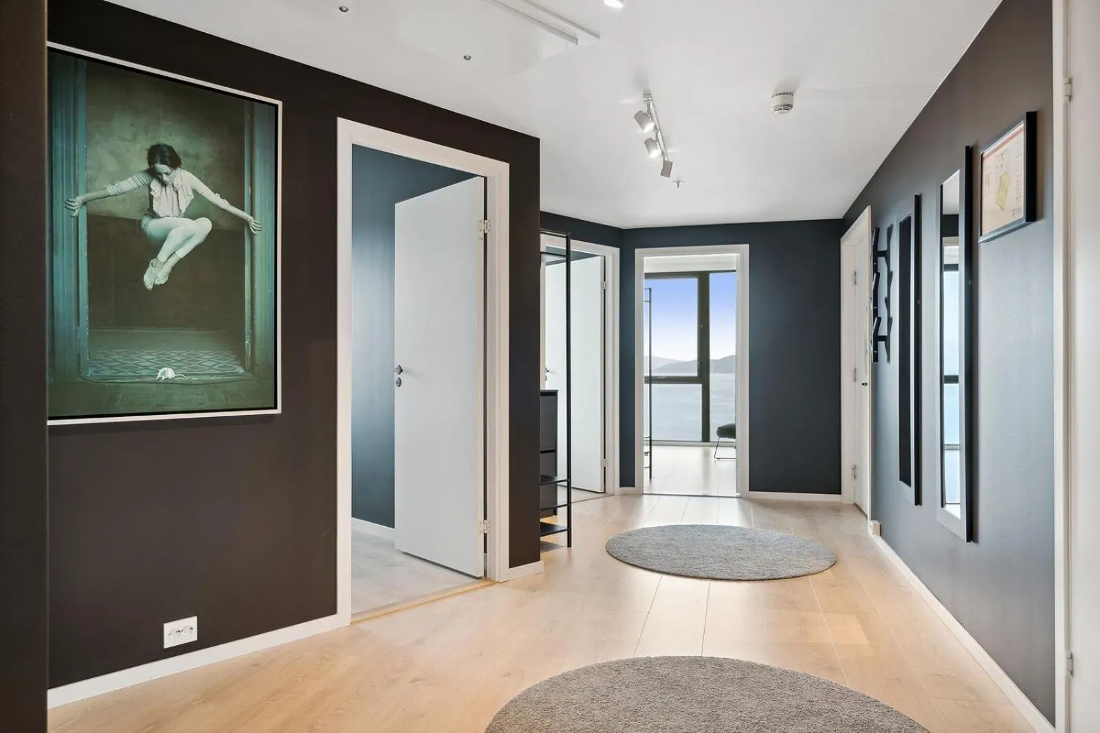 Photo of the whole room in TotalApartments Vervet Gjøa