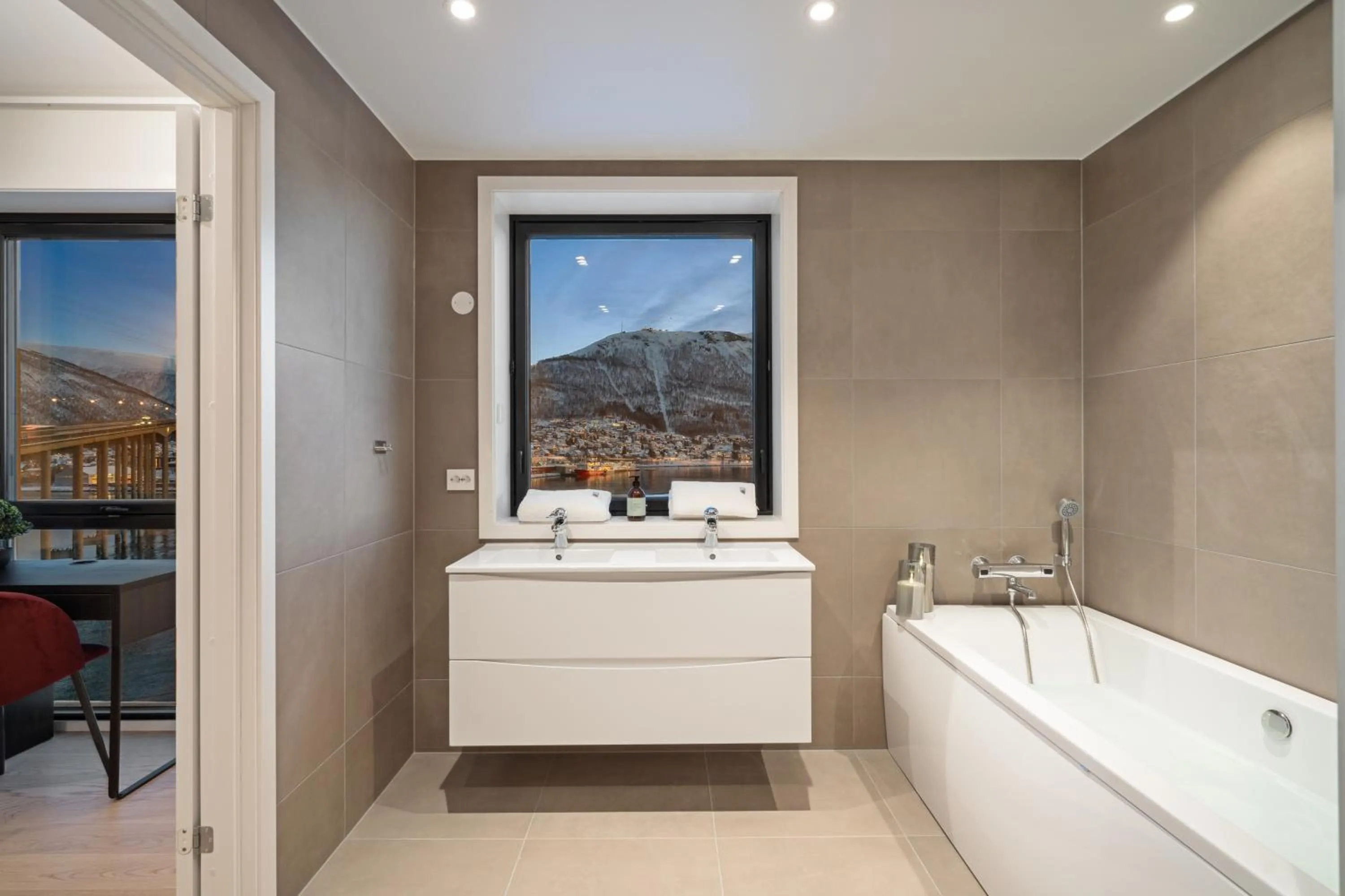 Bath in TotalApartments Vervet Gjøa