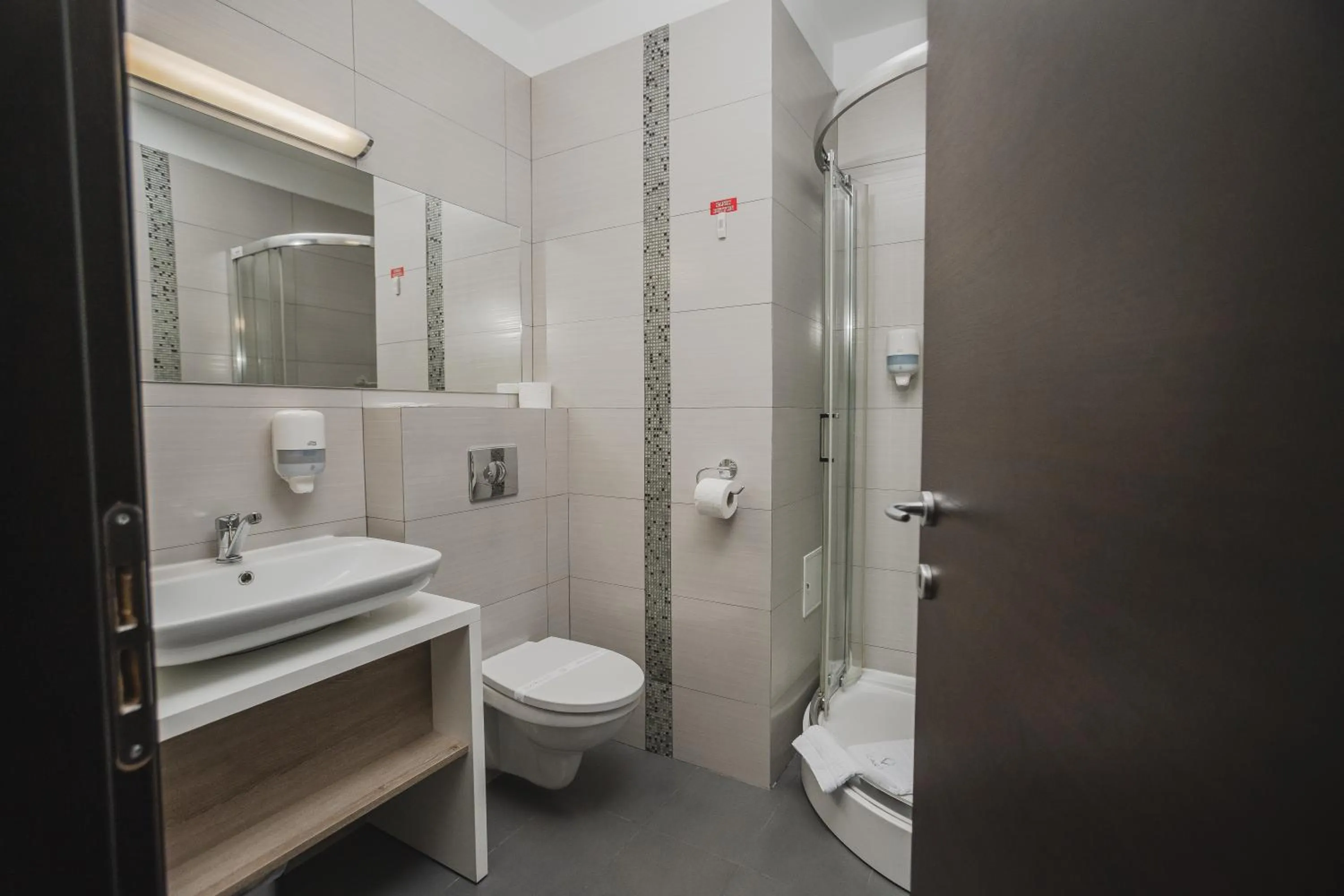 Shower in Caro Boutique Hotel