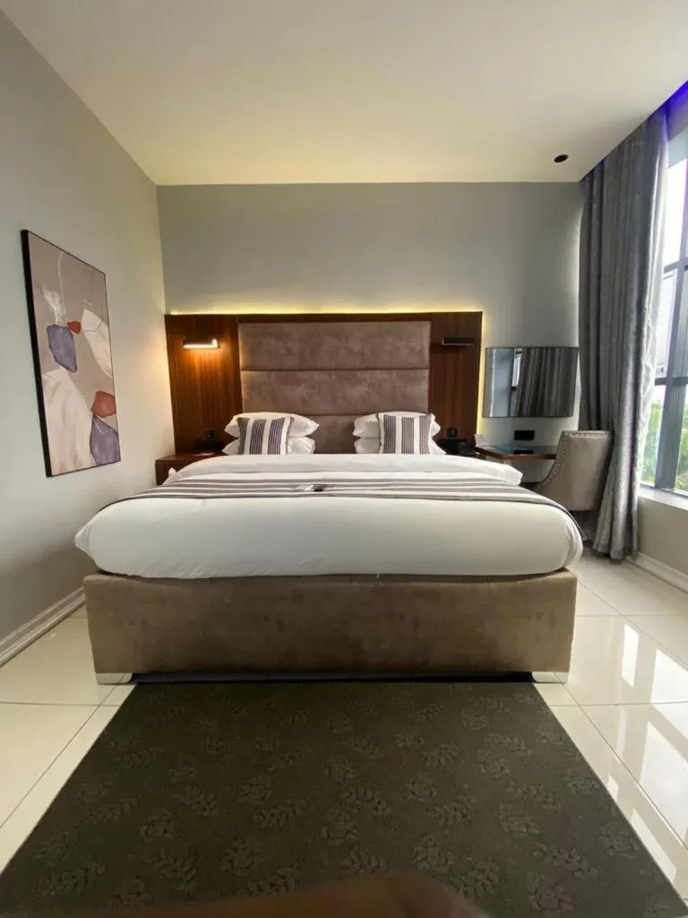 GRAVITY HOTELS BY ACE