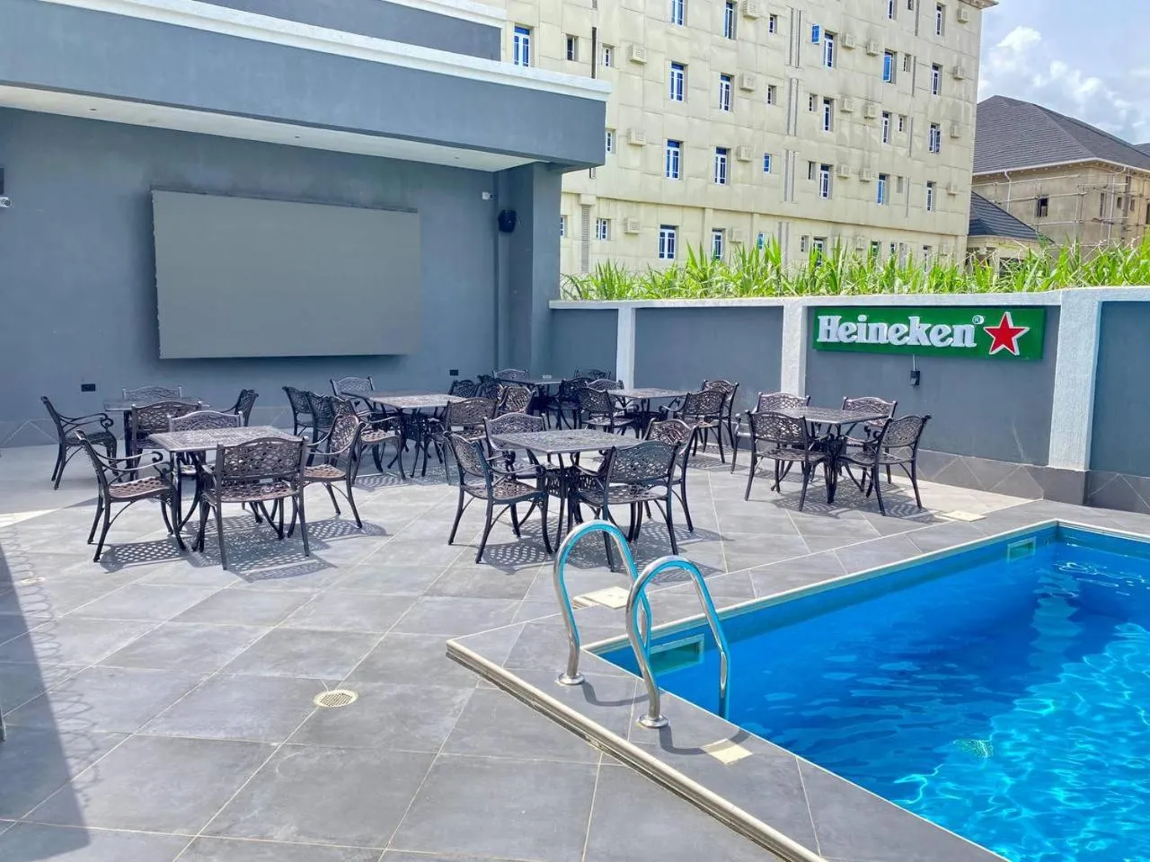 Swimming pool in GRAVITY HOTELS BY ACE