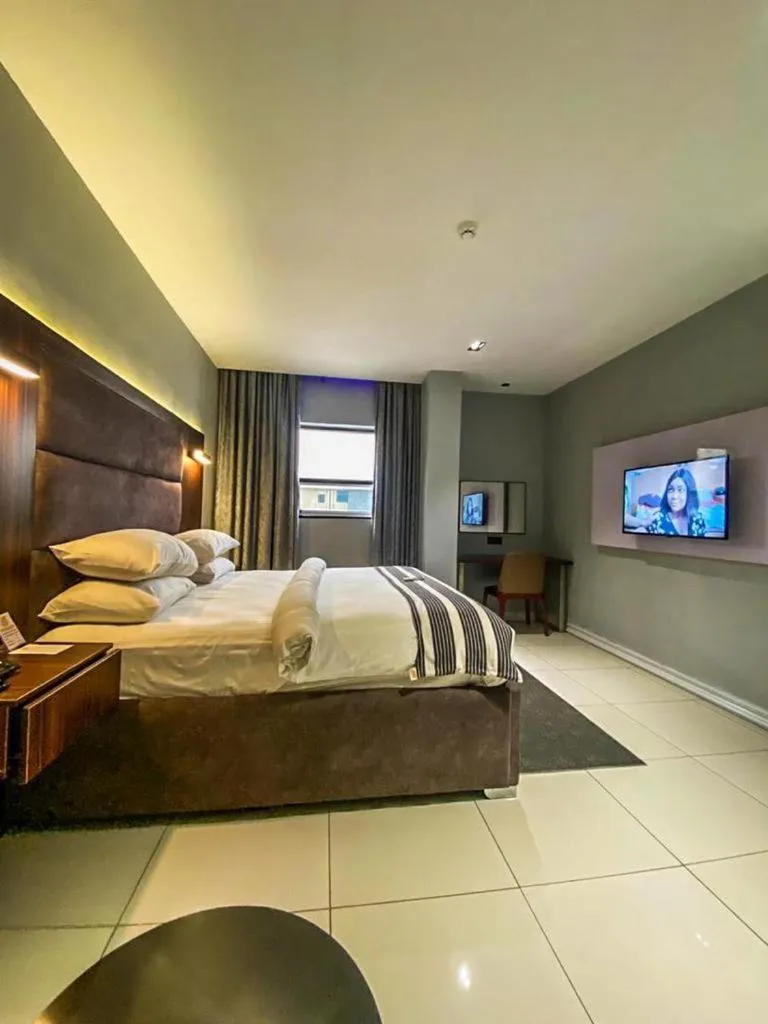 GRAVITY HOTELS BY ACE