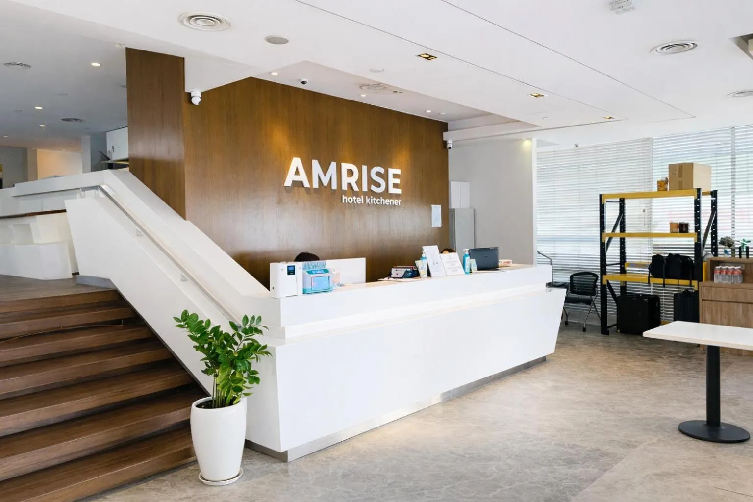 Lobby or reception in Amrise Hotel Kitchener