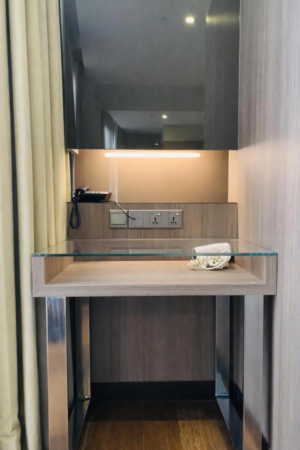 Bedroom in Amrise Hotel Kitchener