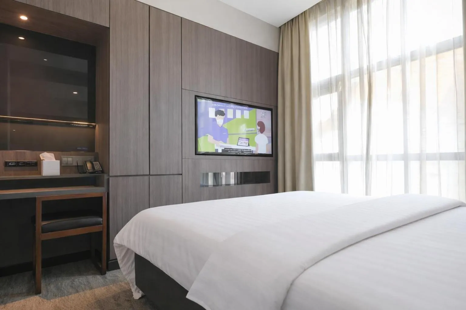 Bedroom, Bed in Amrise Hotel Kitchener