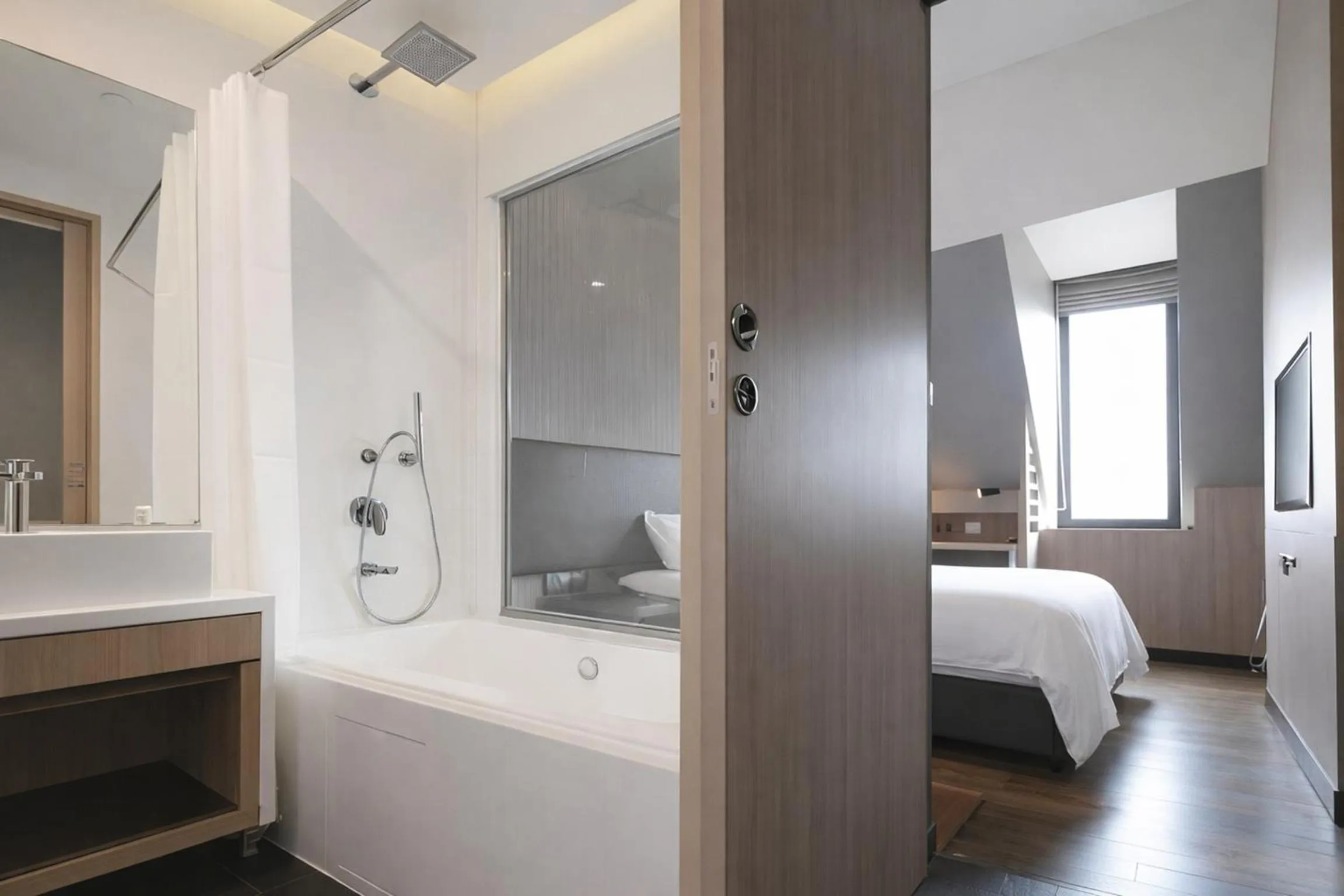 Bedroom, Bed in Amrise Hotel Kitchener