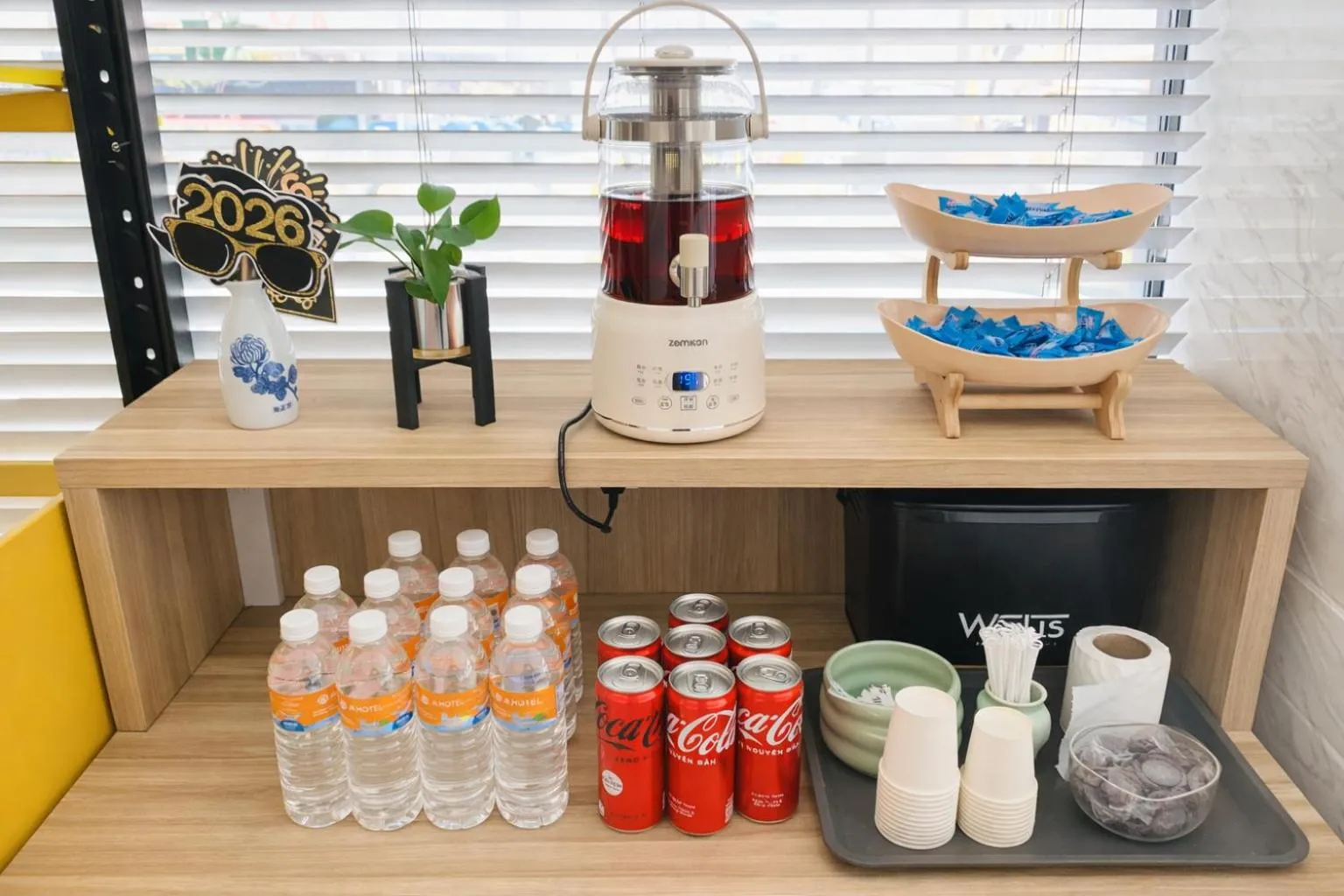 Coffee/tea facilities in Amrise Hotel Kitchener