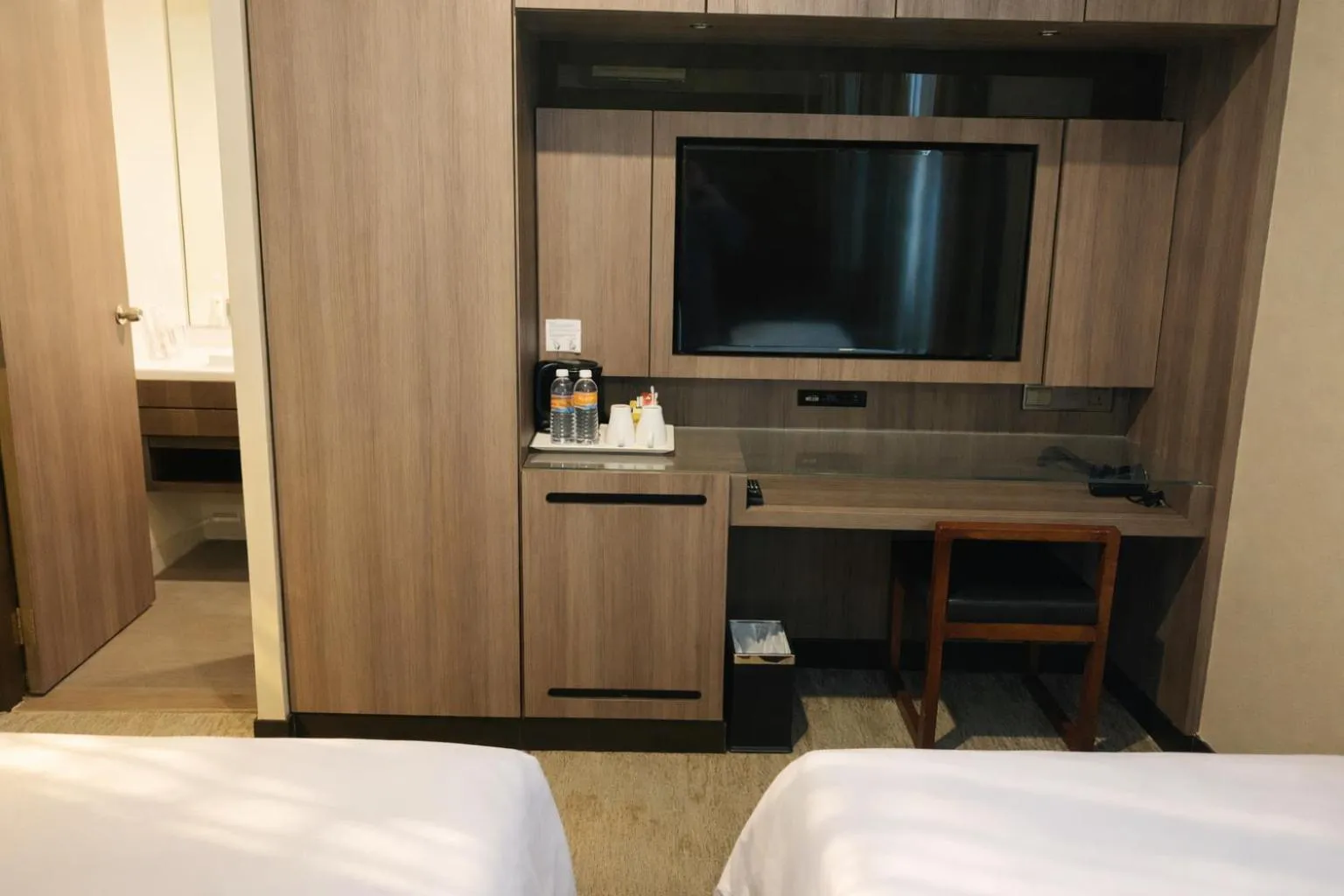 Bedroom, Bed in Amrise Hotel Kitchener