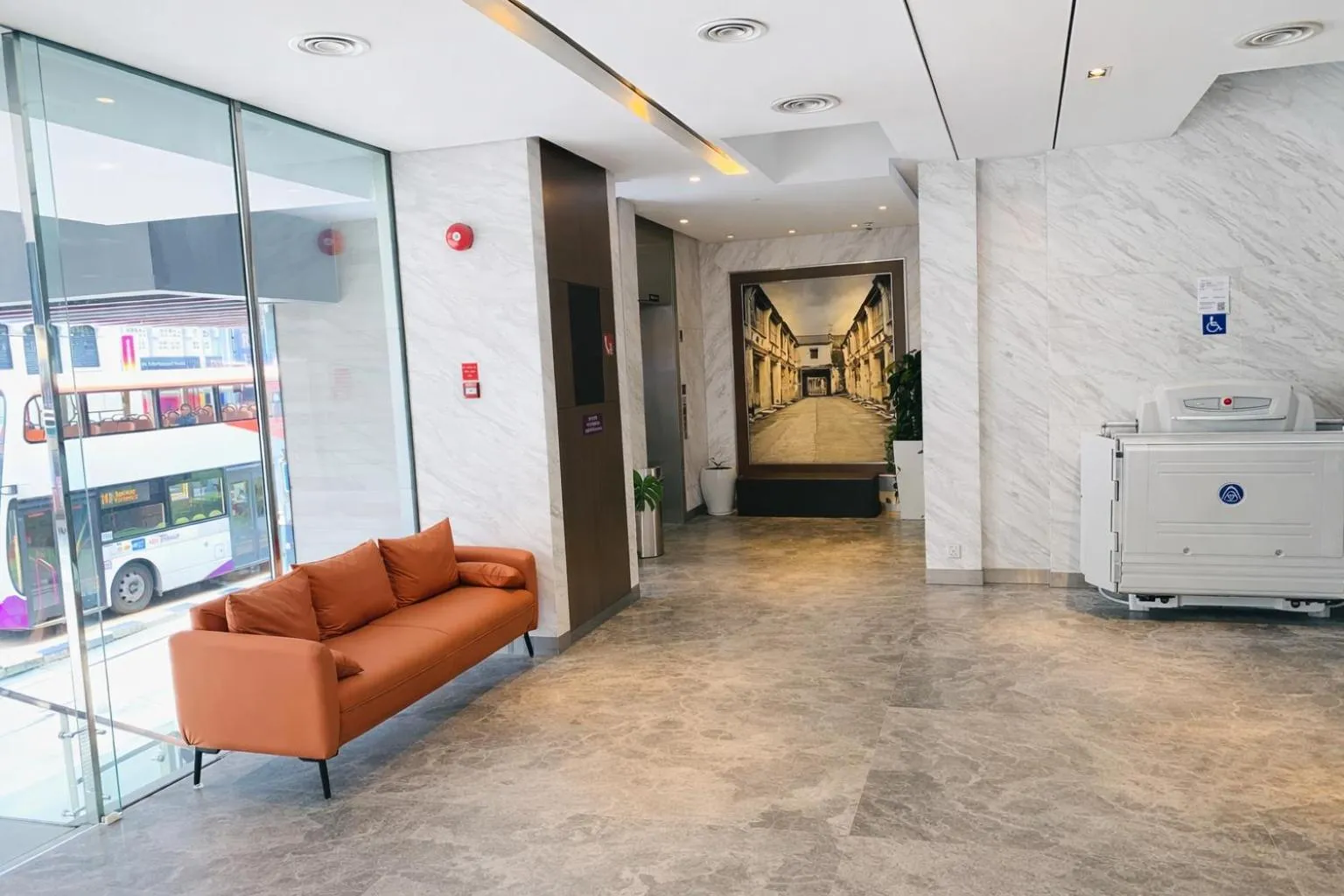 Seating area in Amrise Hotel Kitchener