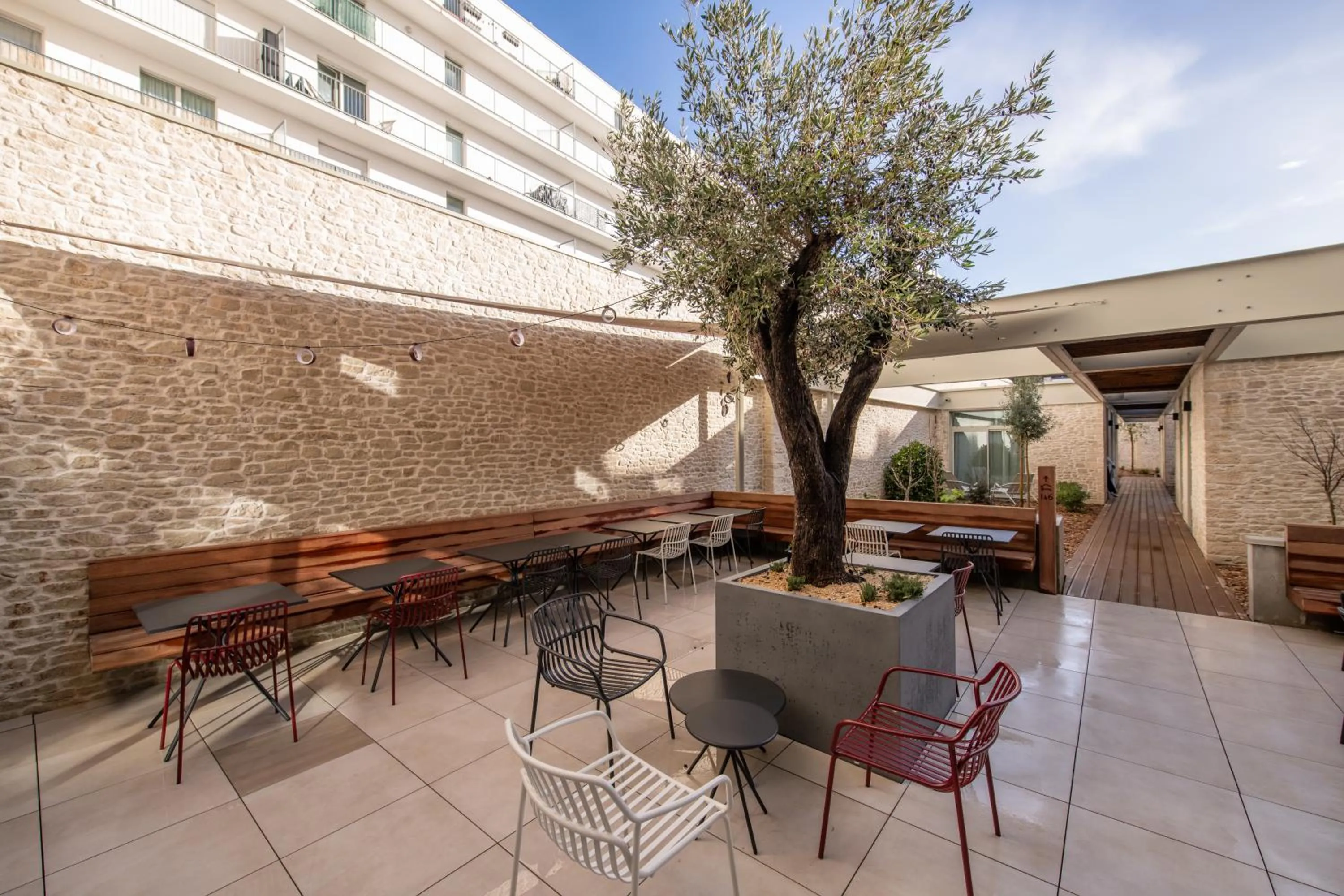 Patio in Hôtel de la Cité