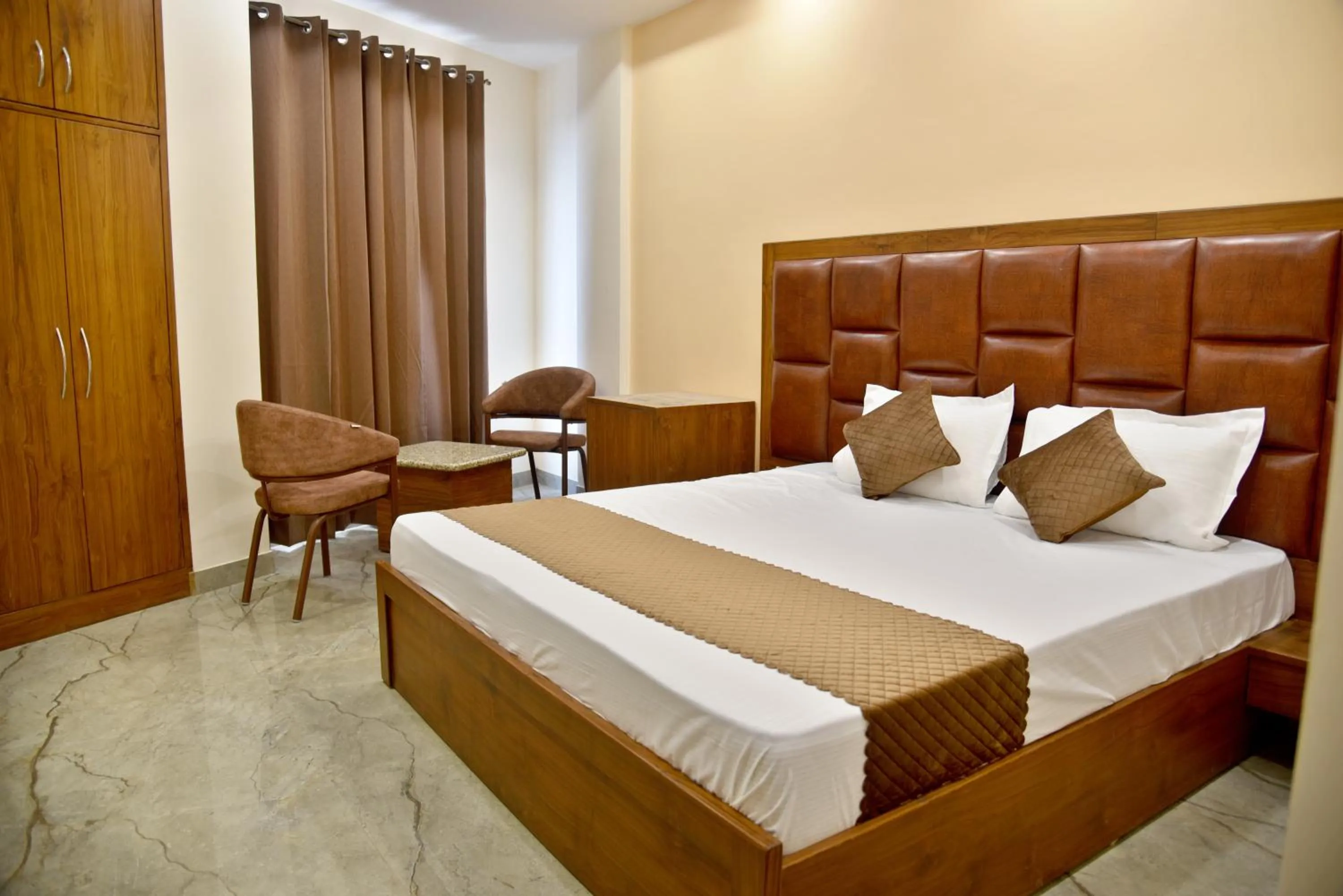 Photo of the whole room in HOTEL AROMA CROWN