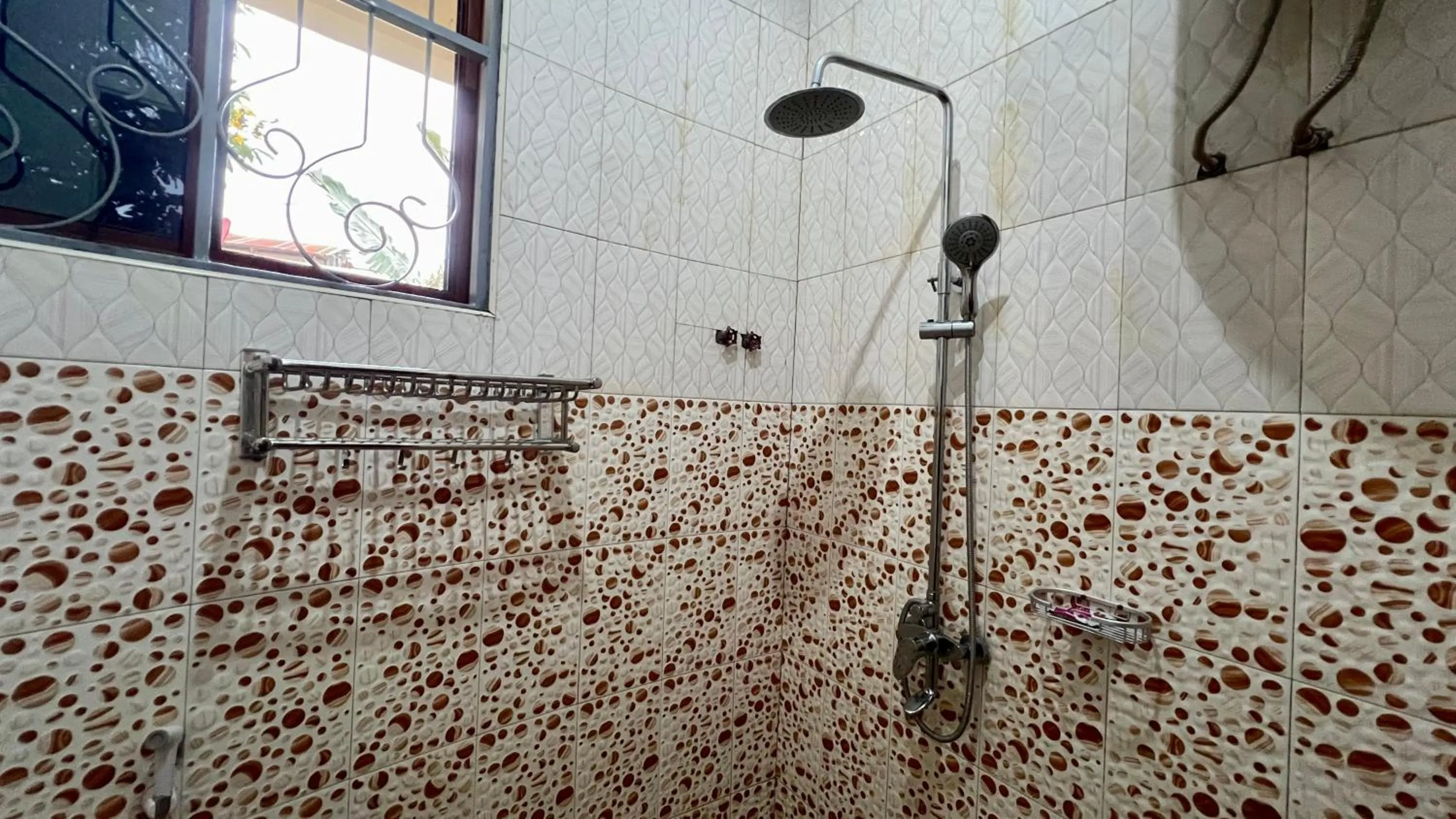 Shower in Skill forest lodge