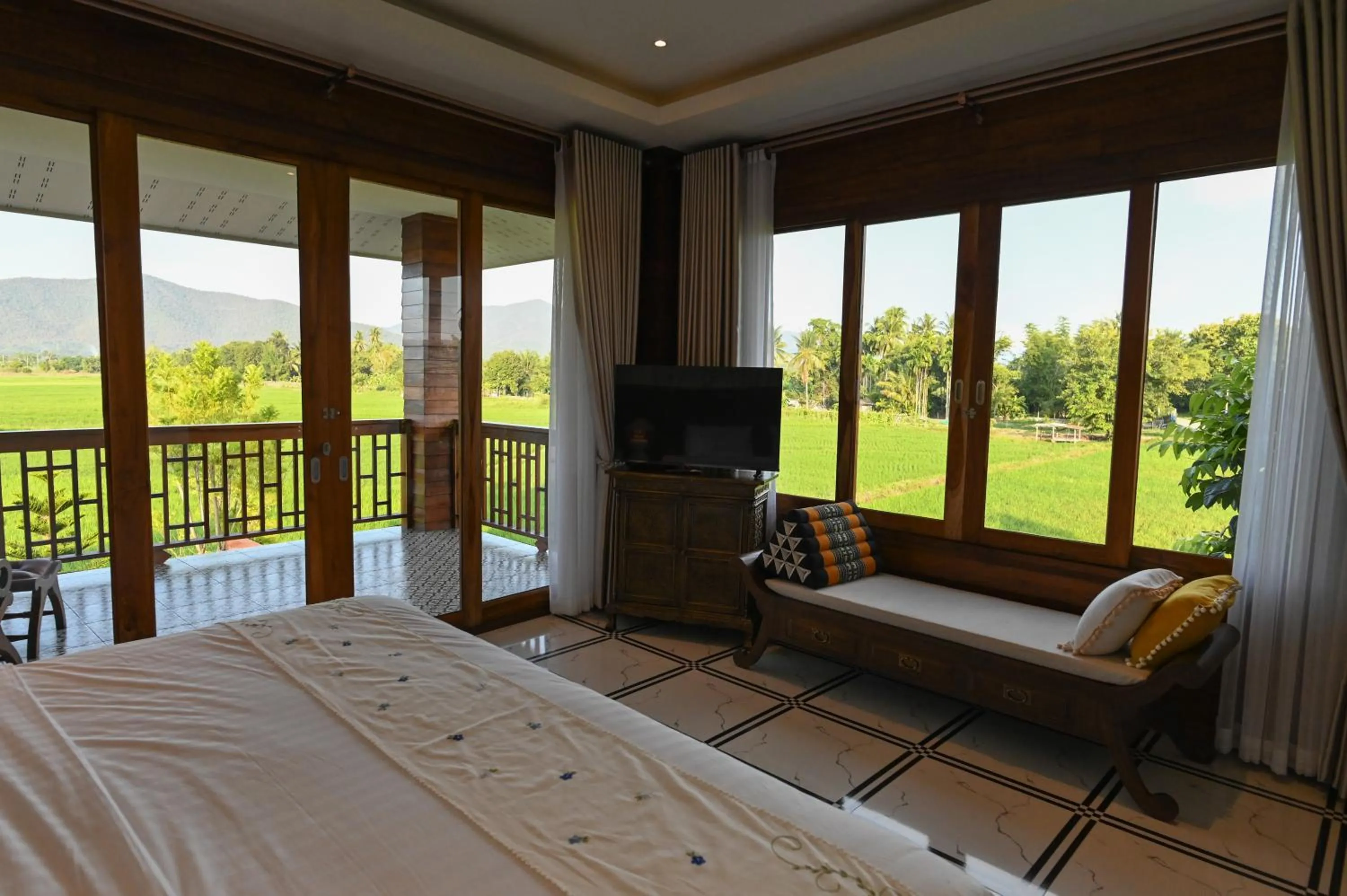 View (from property/room), Bed in DooNa Resort แลภูดูนา