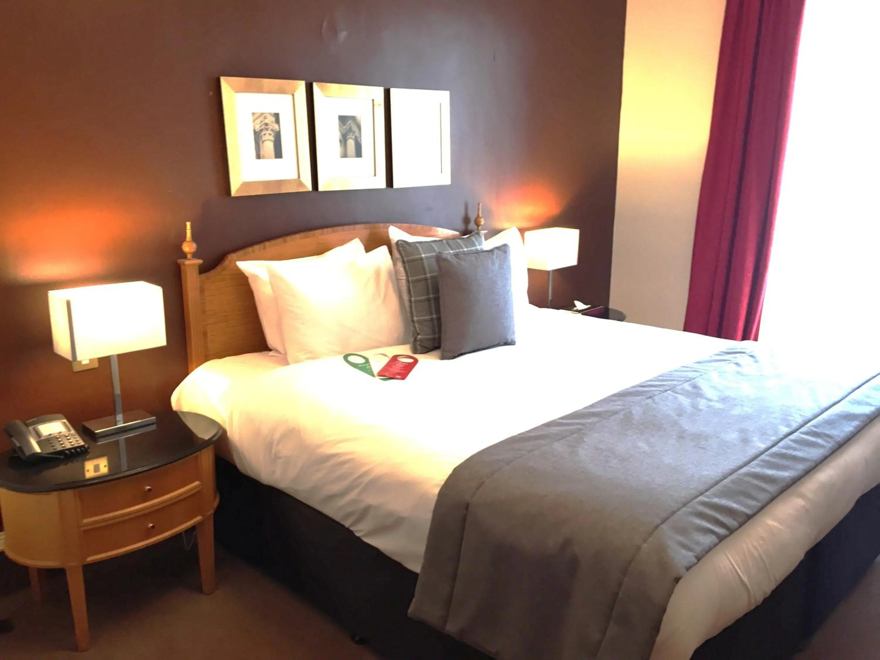 Bed in Millennium Hotel Glasgow