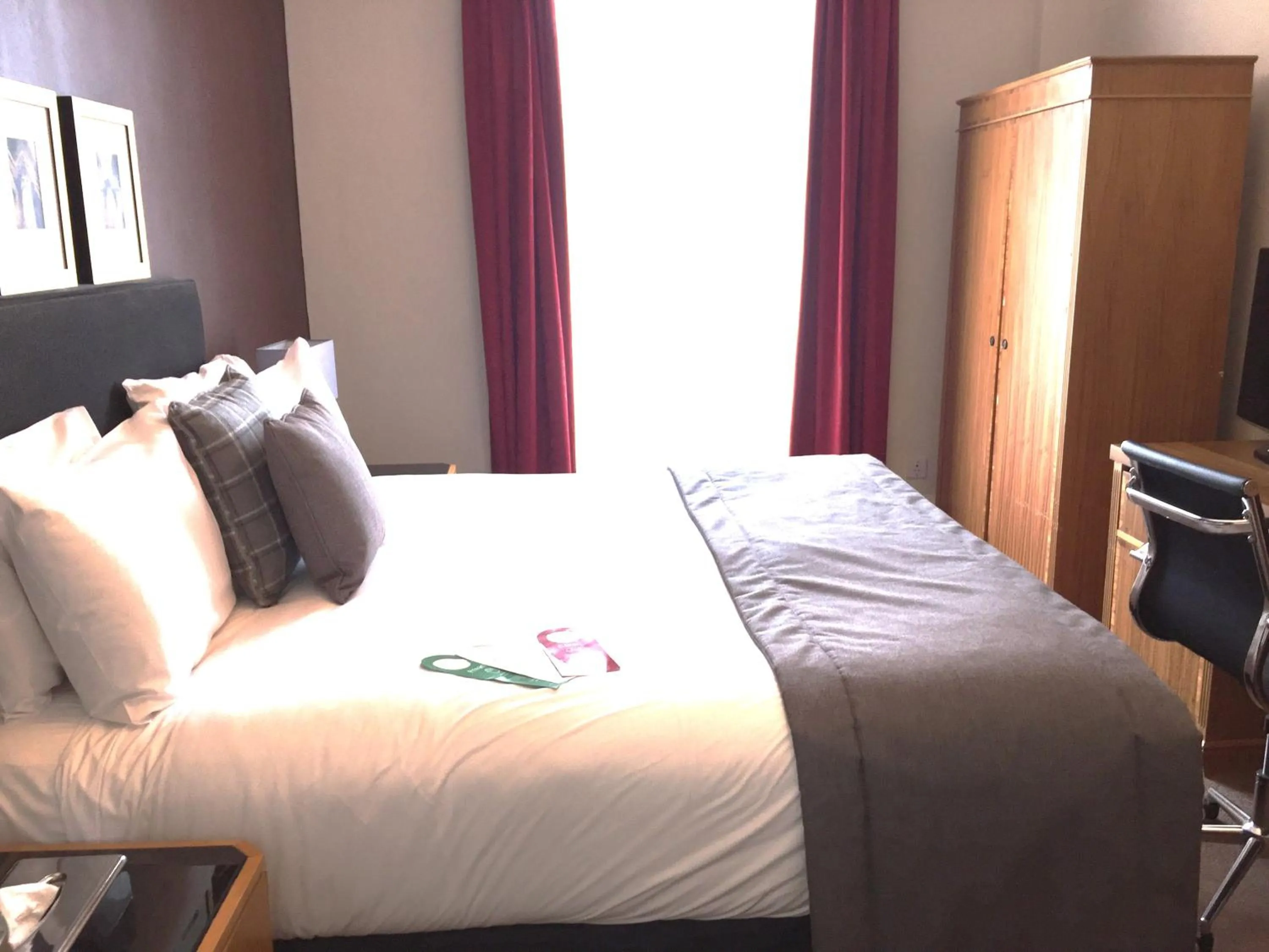 Bedroom, Bed in Millennium Hotel Glasgow