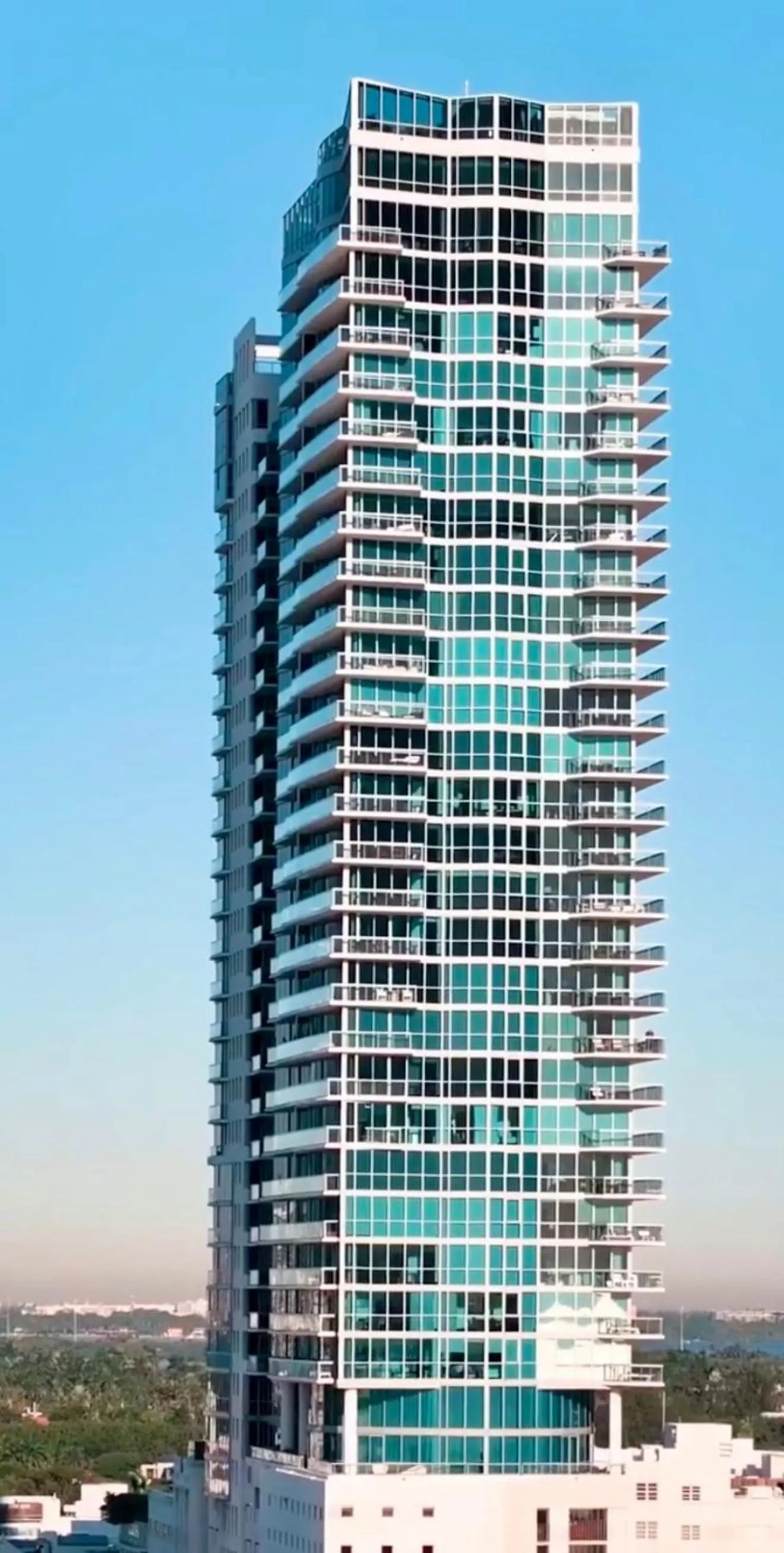 Property building in THE SETAI 5 STARS HOTEL-RESIDENCE MIAMI BEACH OCEANVIEW 2 Bedroom UNIQUE