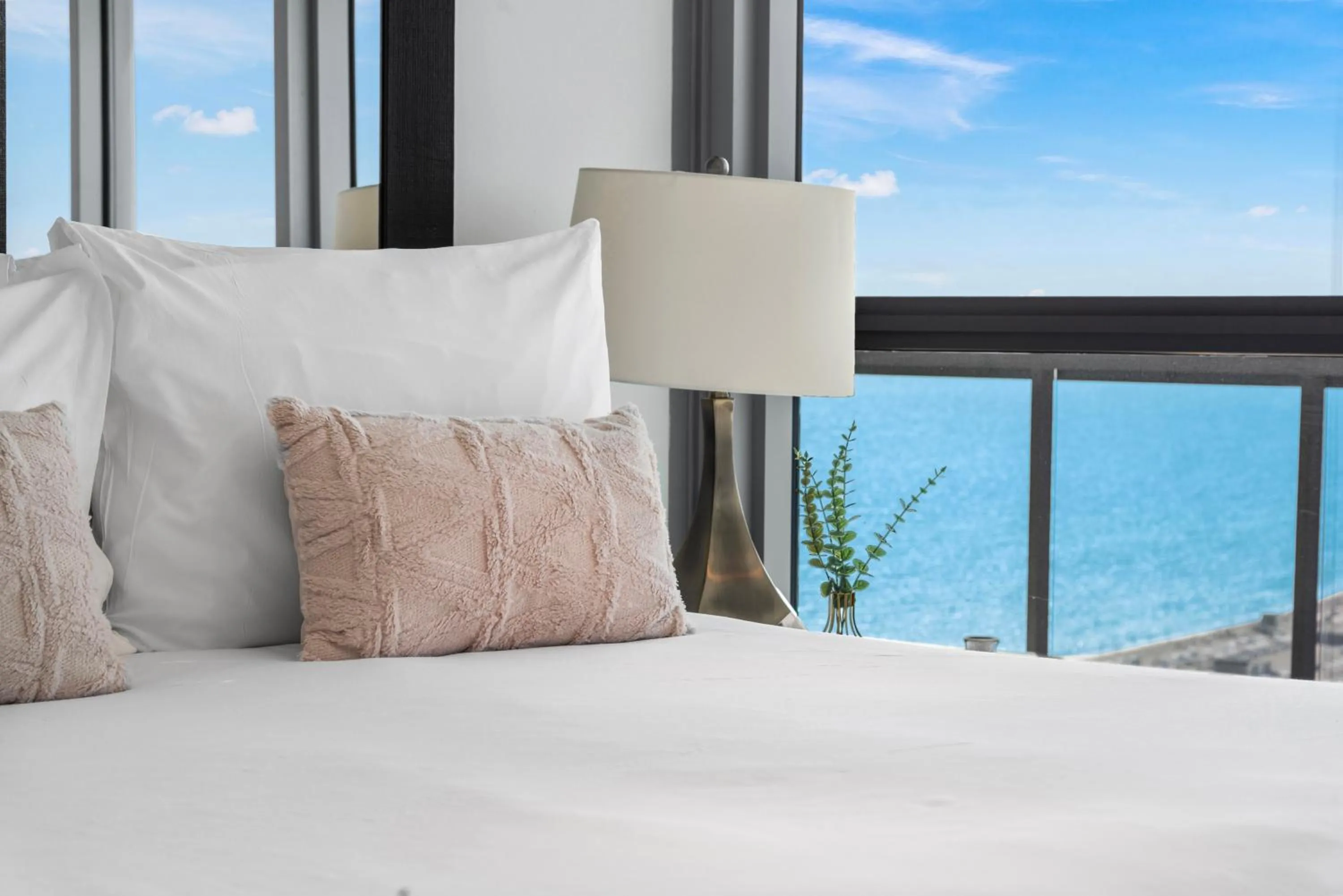 Bed in THE SETAI 5 STARS HOTEL-RESIDENCE MIAMI BEACH OCEANVIEW 2 Bedroom UNIQUE