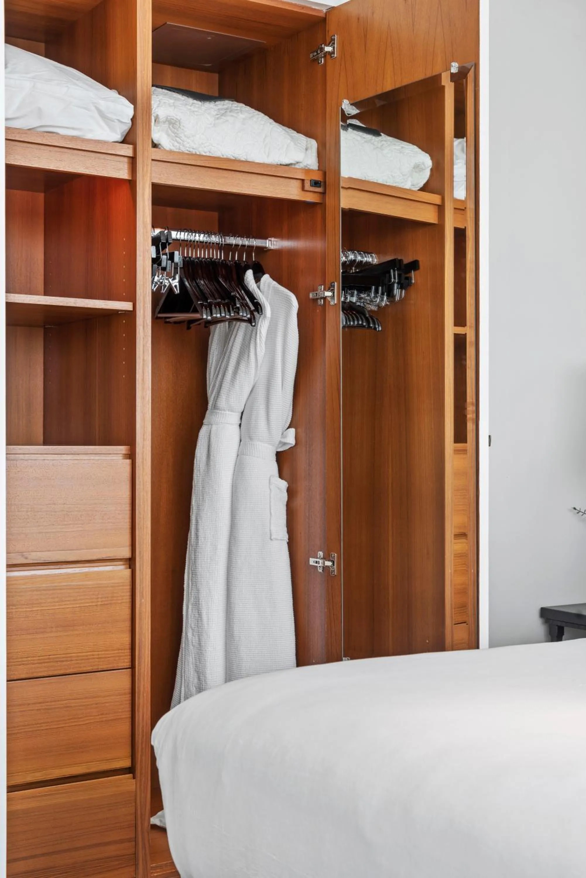 furniture, Bed in THE SETAI 5 STARS HOTEL-RESIDENCE MIAMI BEACH OCEANVIEW 2 Bedroom UNIQUE