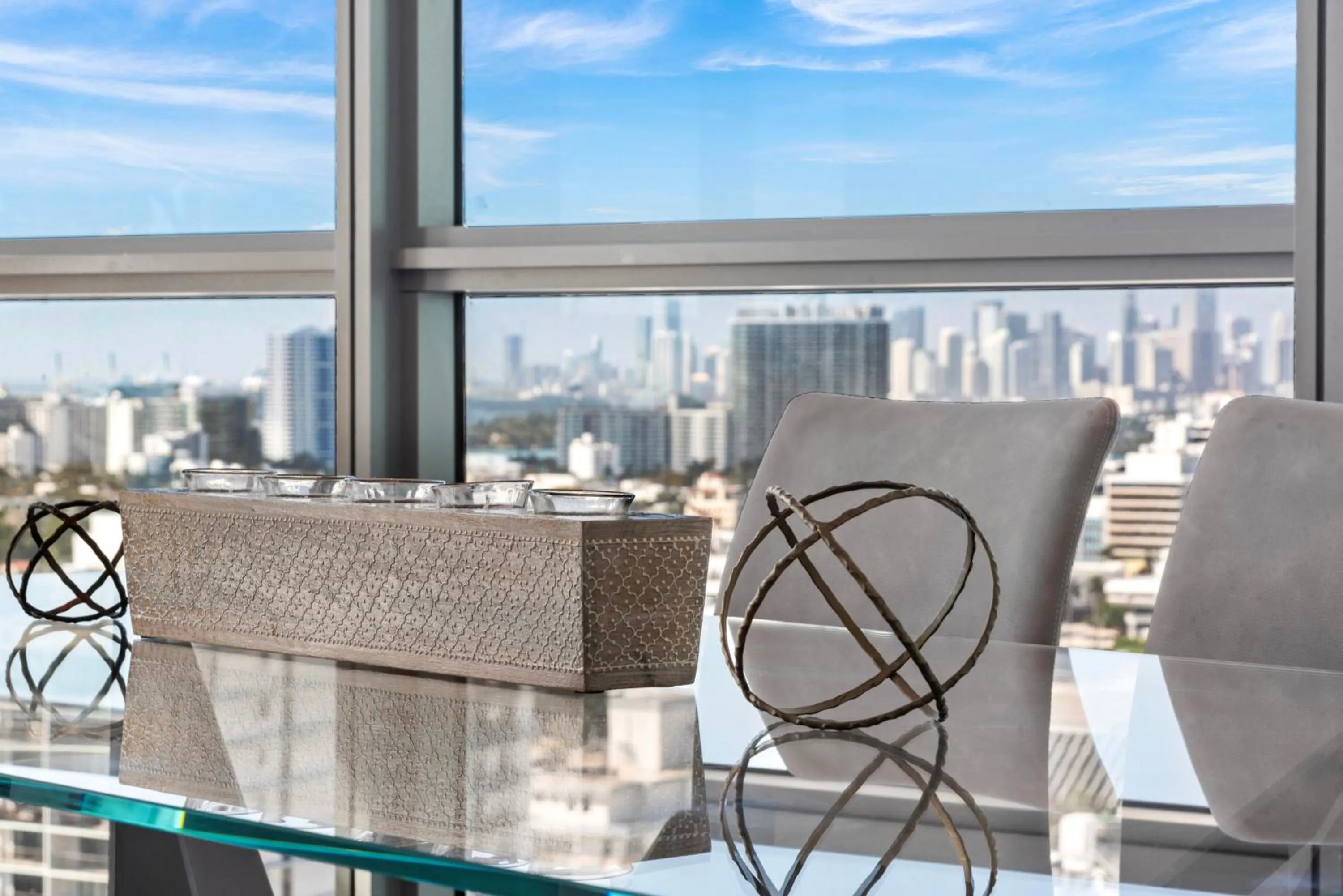 Day in THE SETAI 5 STARS HOTEL-RESIDENCE MIAMI BEACH OCEANVIEW 2 Bedroom UNIQUE