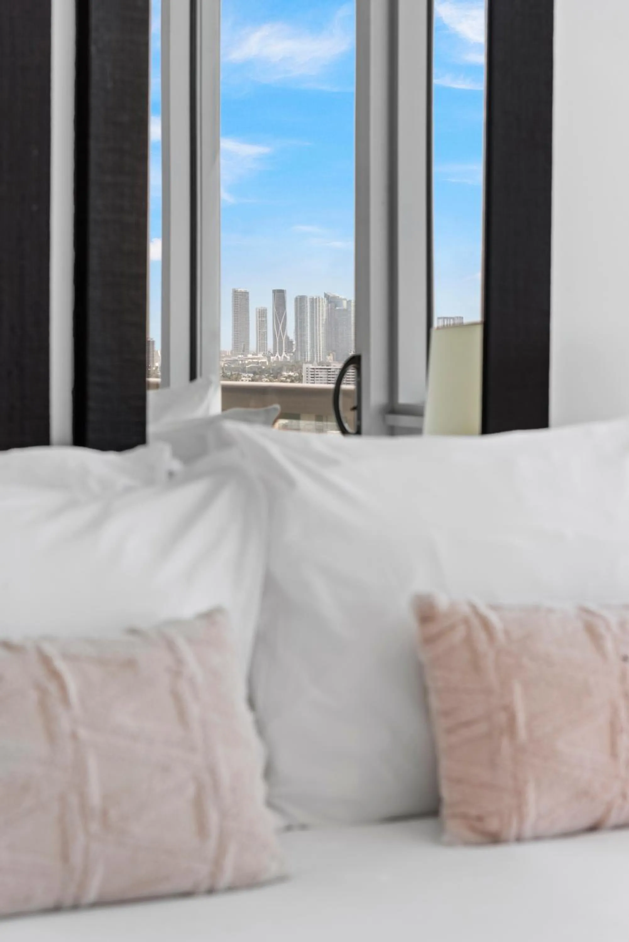 Bed in THE SETAI 5 STARS HOTEL-RESIDENCE MIAMI BEACH OCEANVIEW 2 Bedroom UNIQUE